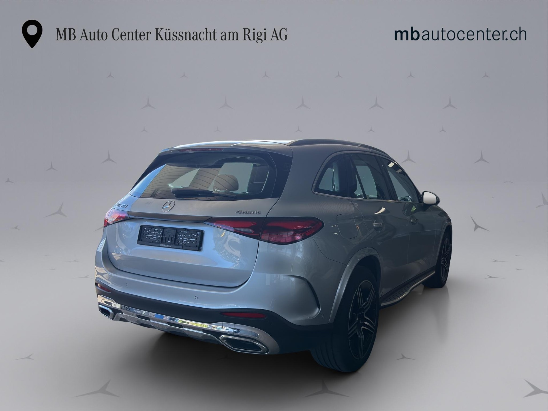 MERCEDES-BENZ GLC 300 AMG Line 4matic-image-5