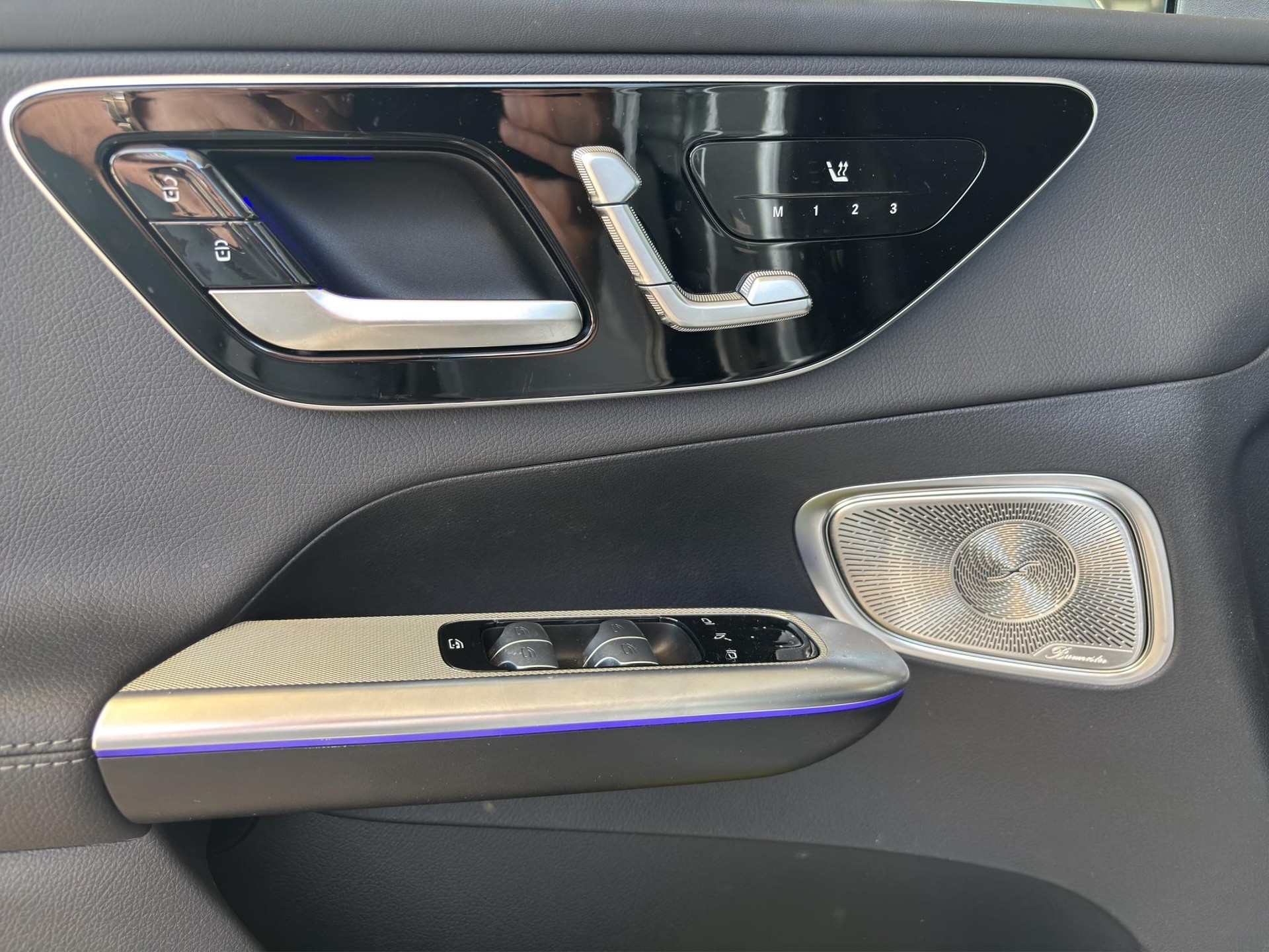 MERCEDES-BENZ GLC 300 AMG Line 4matic-image-19