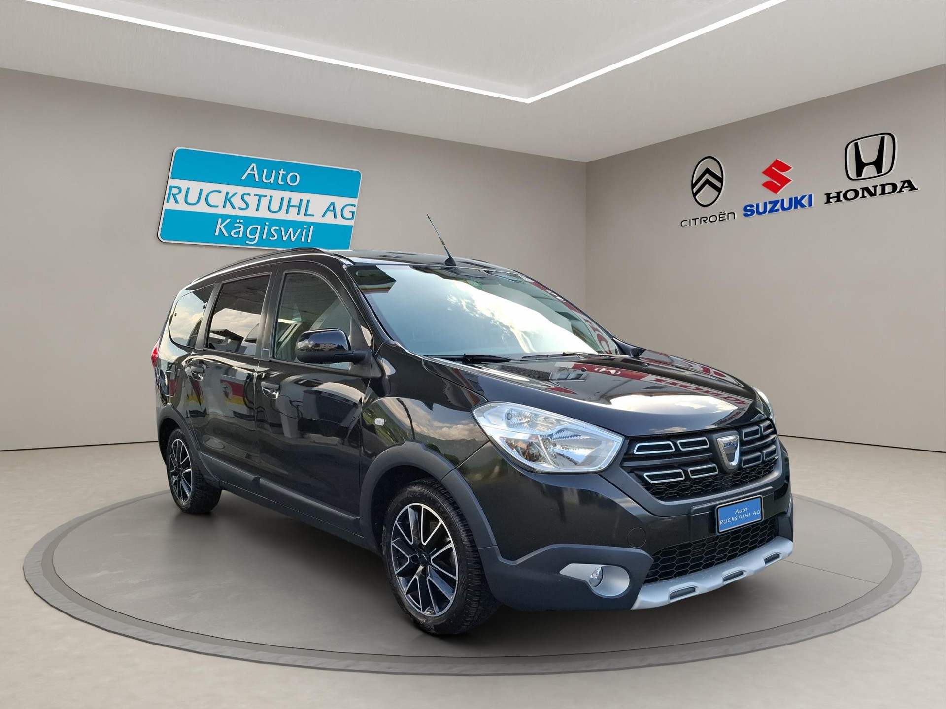 DACIA Lodgy 1.2 TCe Stepw. Unlimit. S/S 7P-image-1