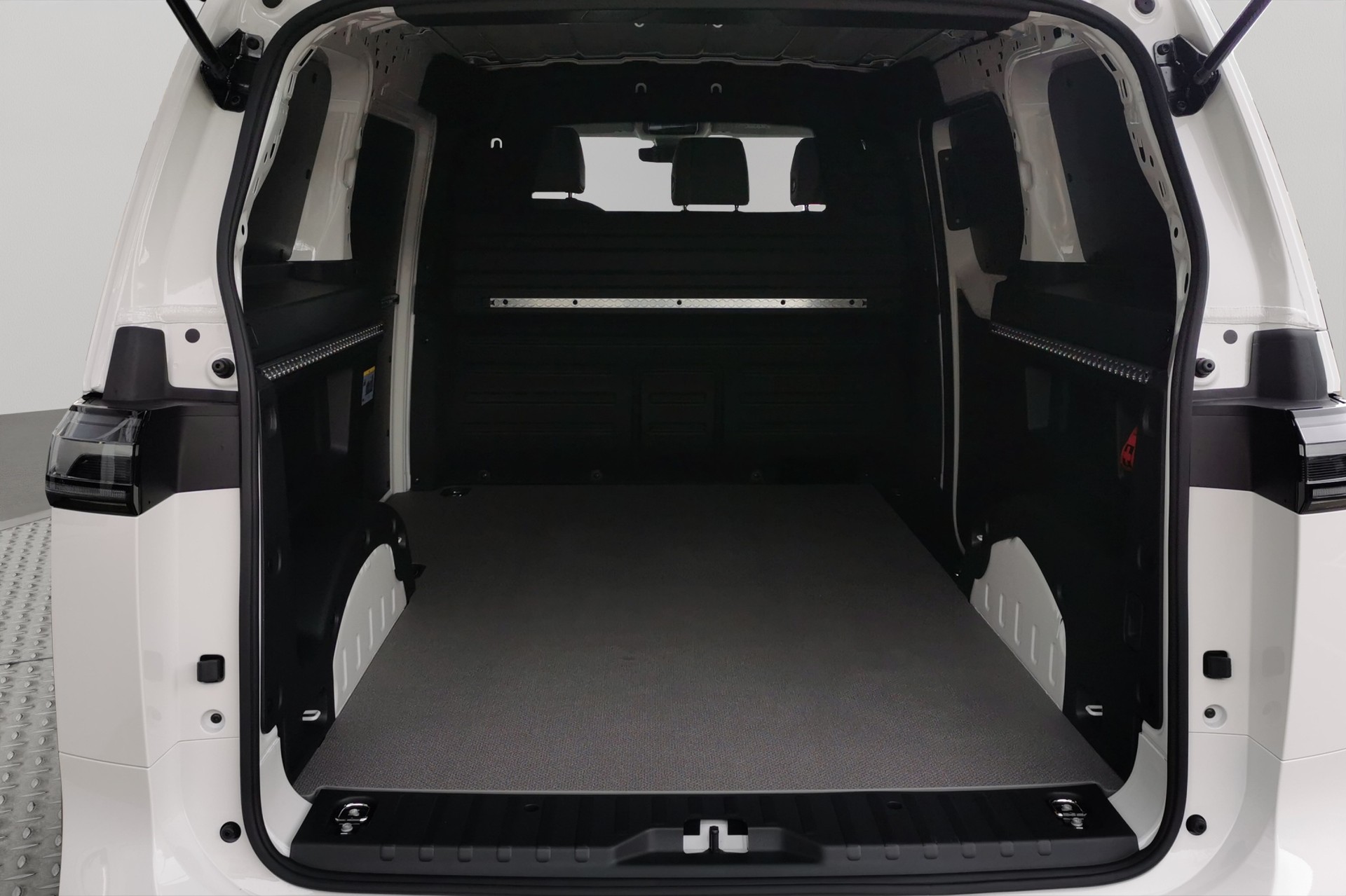 VW ID. Buzz Cargo Pro-image-12