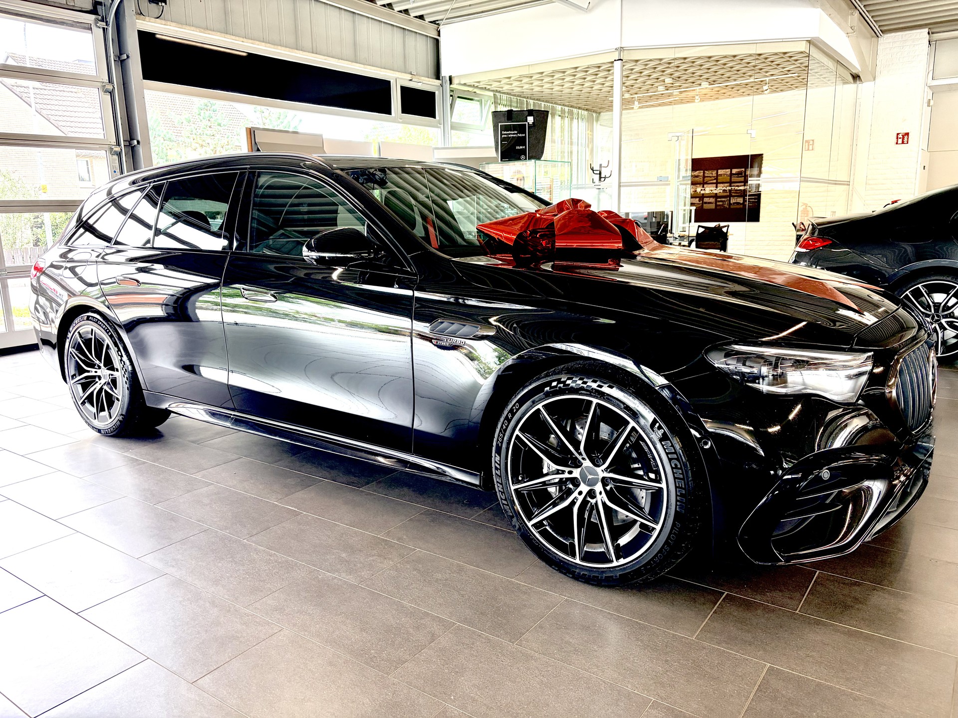 MERCEDES-BENZ E 53 Hybrid T 4Matic+ 9G-Tronic-image-2
