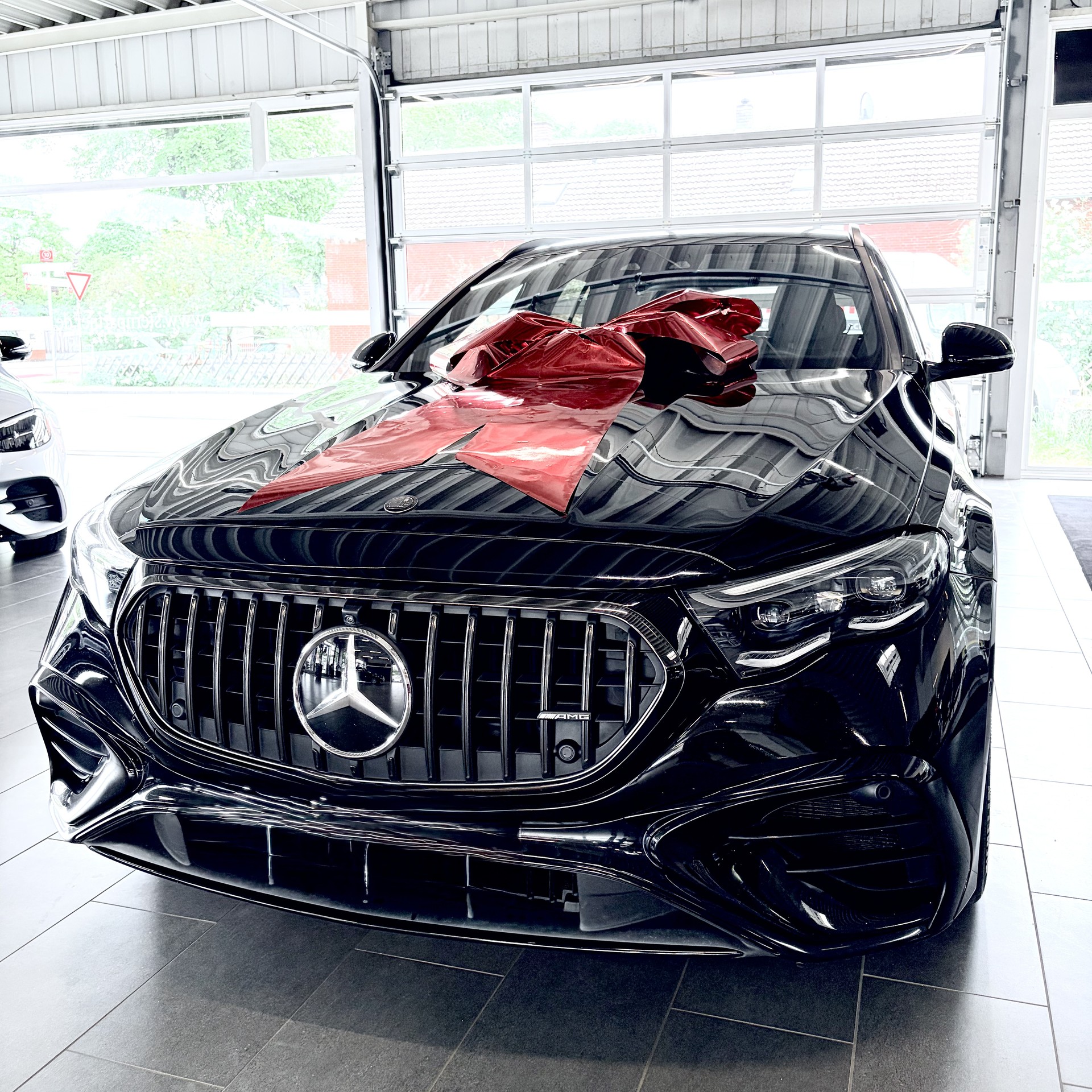 MERCEDES-BENZ E 53 Hybrid T 4Matic+ 9G-Tronic-image-1