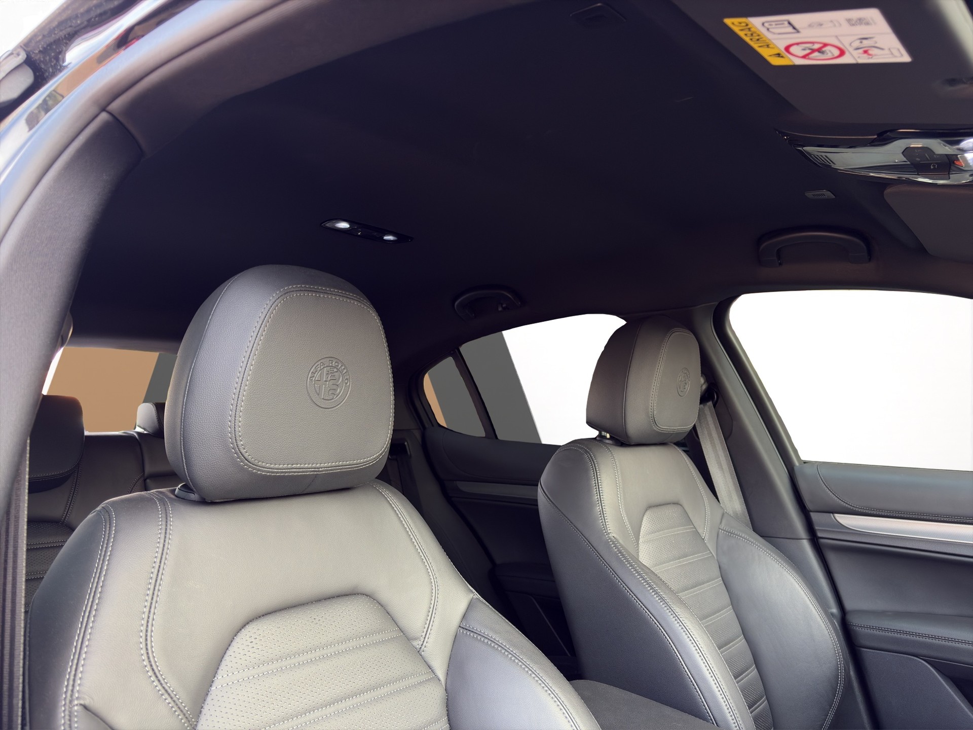 ALFA ROMEO Stelvio 2.0 Q4 280 Veloce Premium-image-18