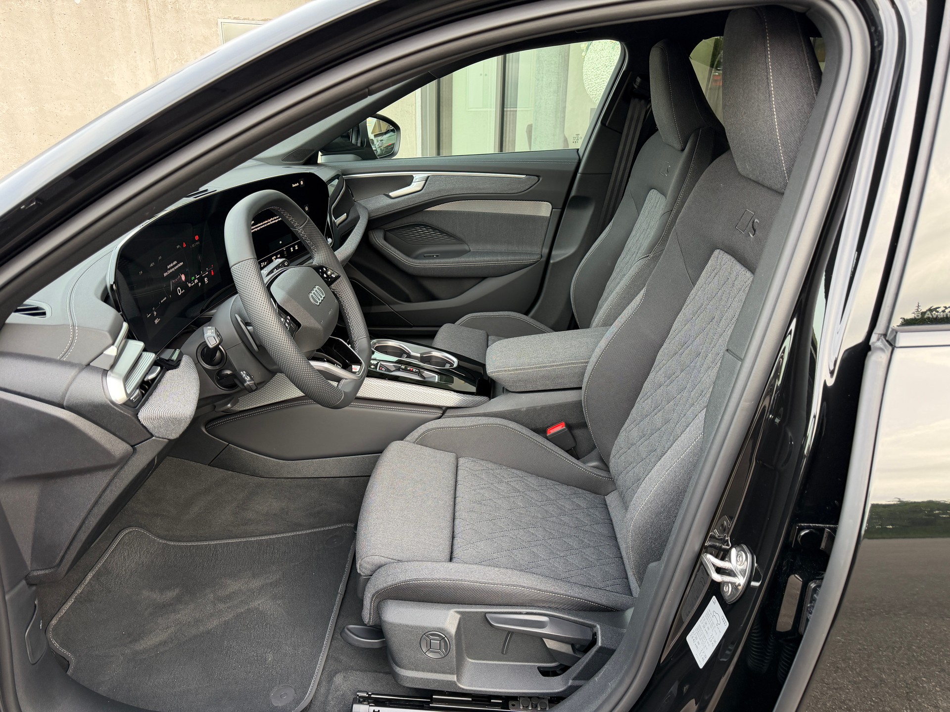 AUDI A6 Avant TDI quattro 150 kW S tronic-image-10