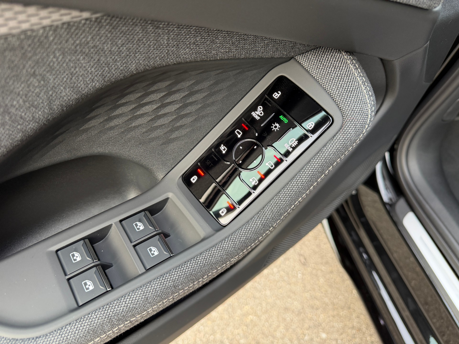 AUDI A6 Avant TDI quattro 150 kW S tronic-image-13