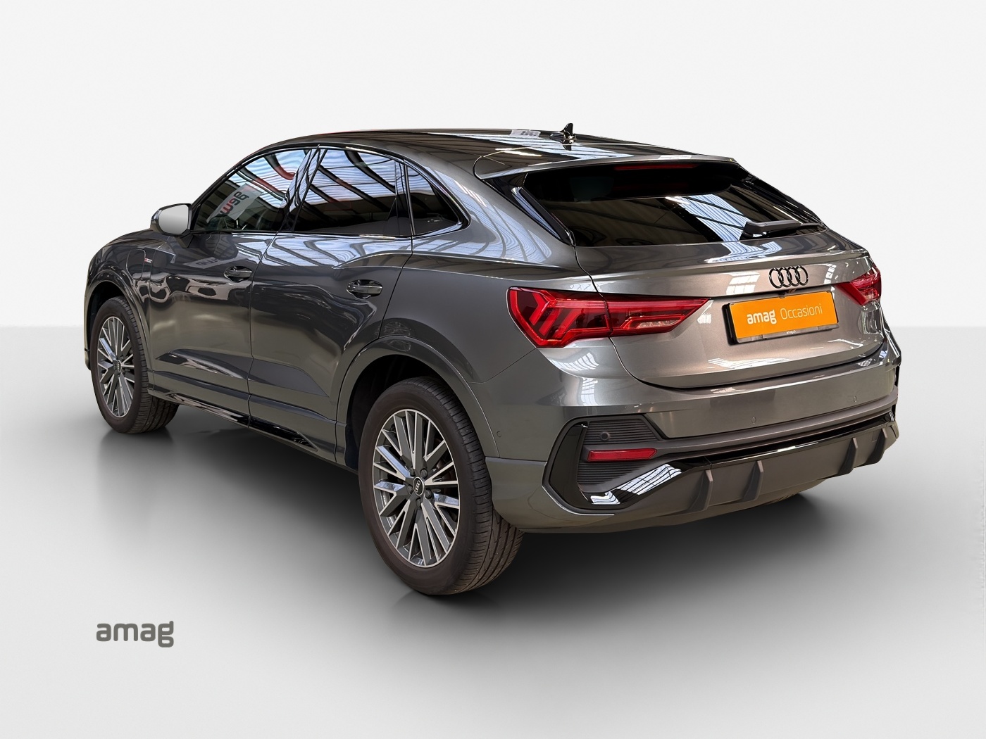 AUDI Q3 Sportback 45 TFSI e S line Attraction S-tronic-image-2
