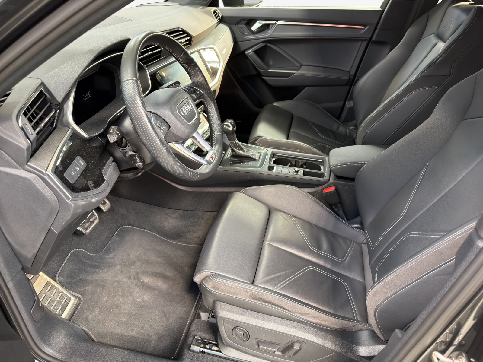 AUDI Q3 Sportback 45 TFSI e S line Attraction S-tronic-image-8