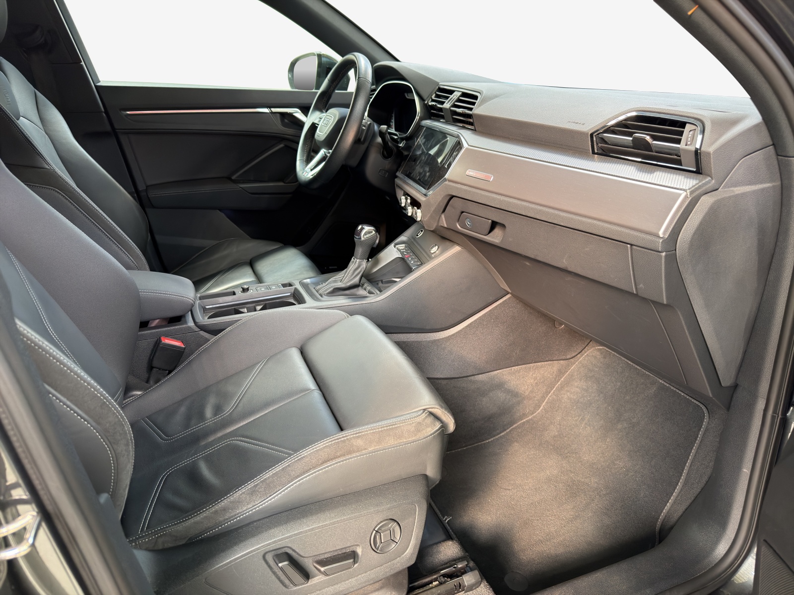 AUDI Q3 Sportback 45 TFSI e S line Attraction S-tronic-image-14