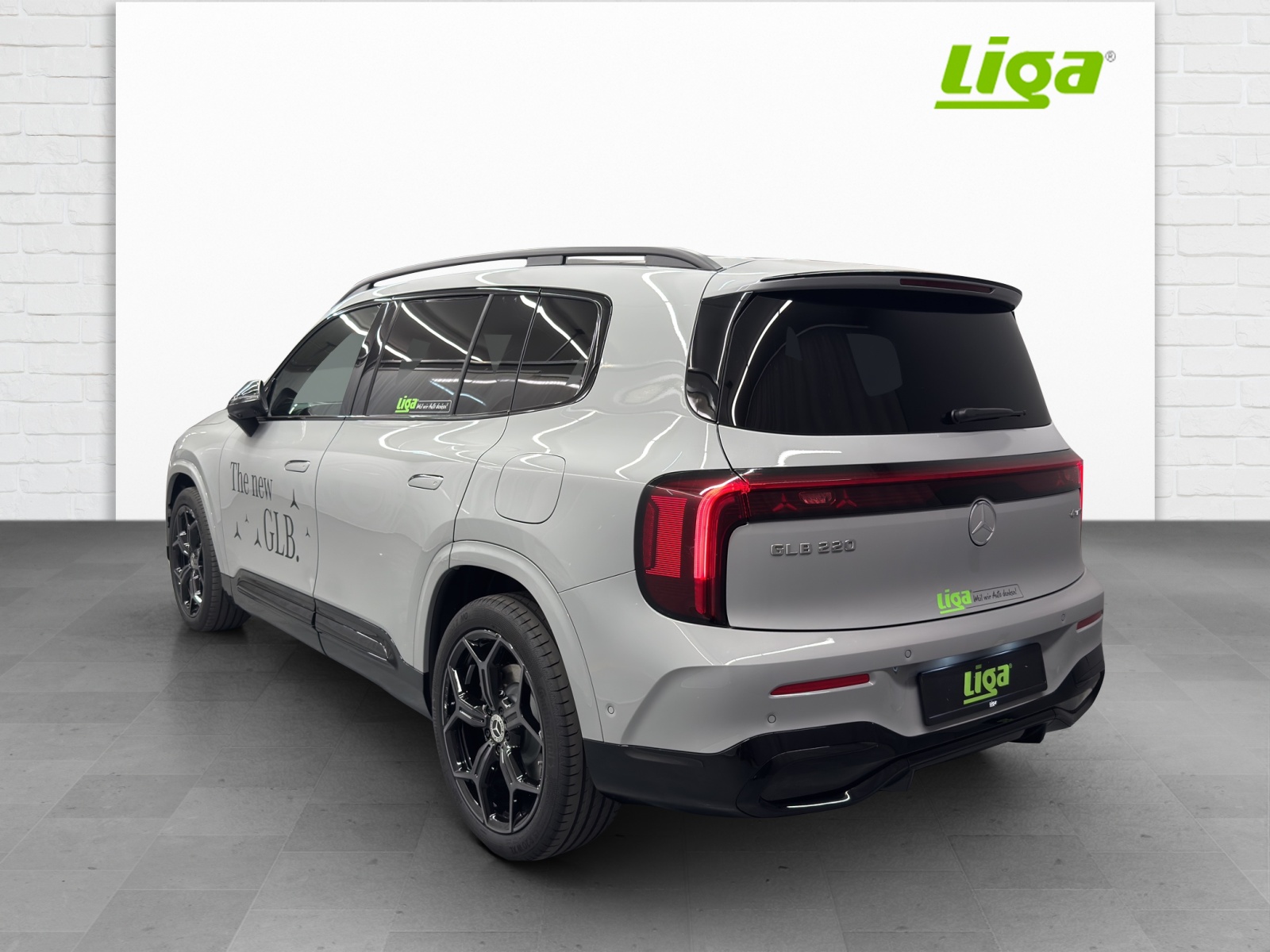 MERCEDES-BENZ GLB 220 4Matic-showroom-element-3
