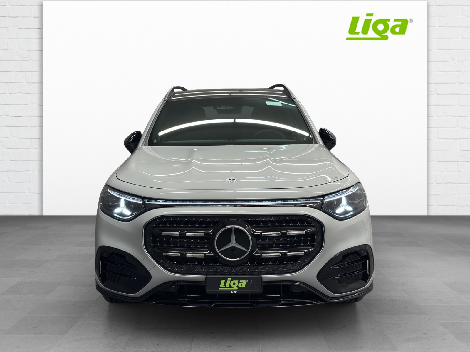 MERCEDES-BENZ GLB 220 4Matic-showroom-element-1