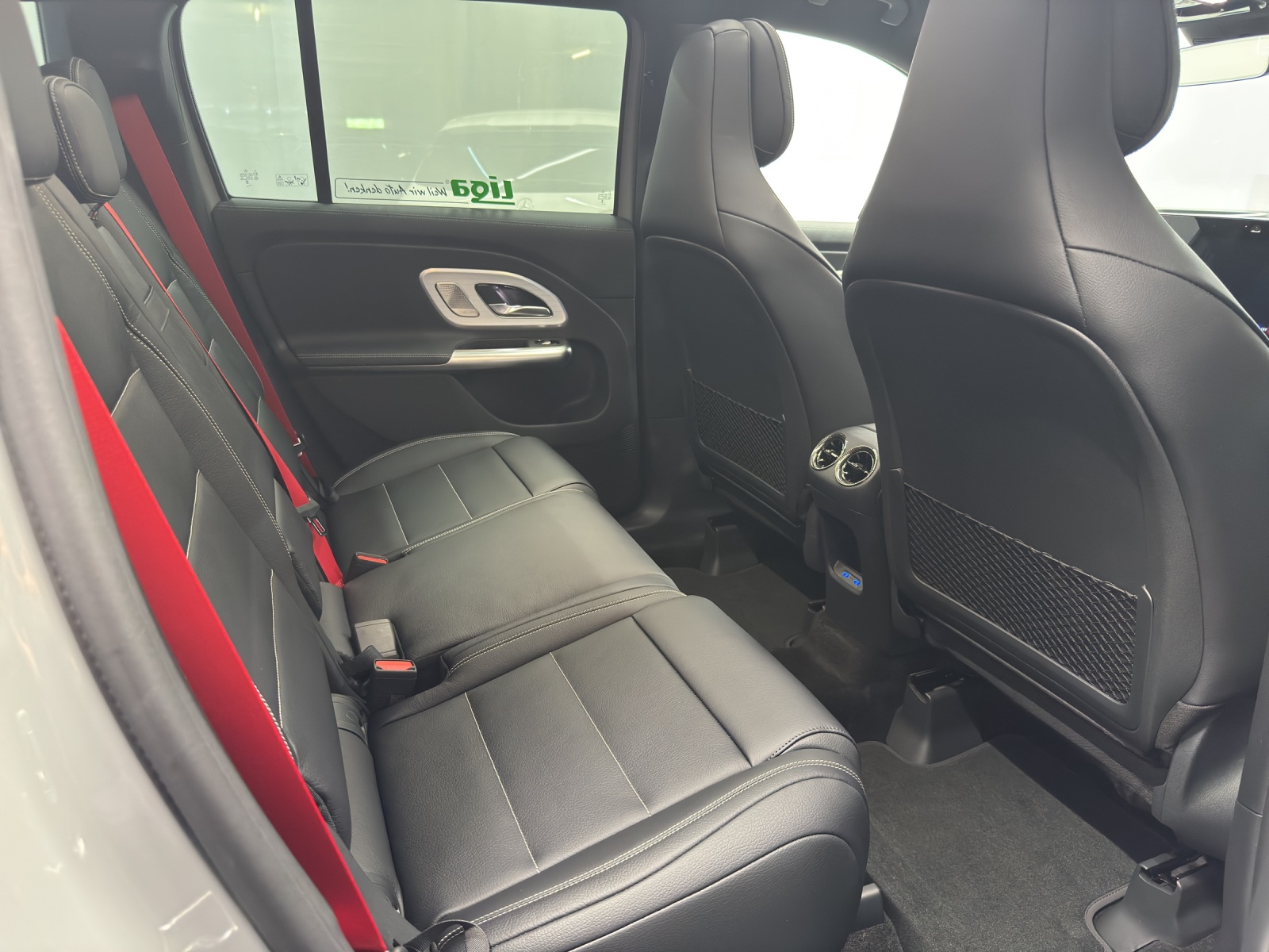 MERCEDES-BENZ GLB 220 4Matic-image-9