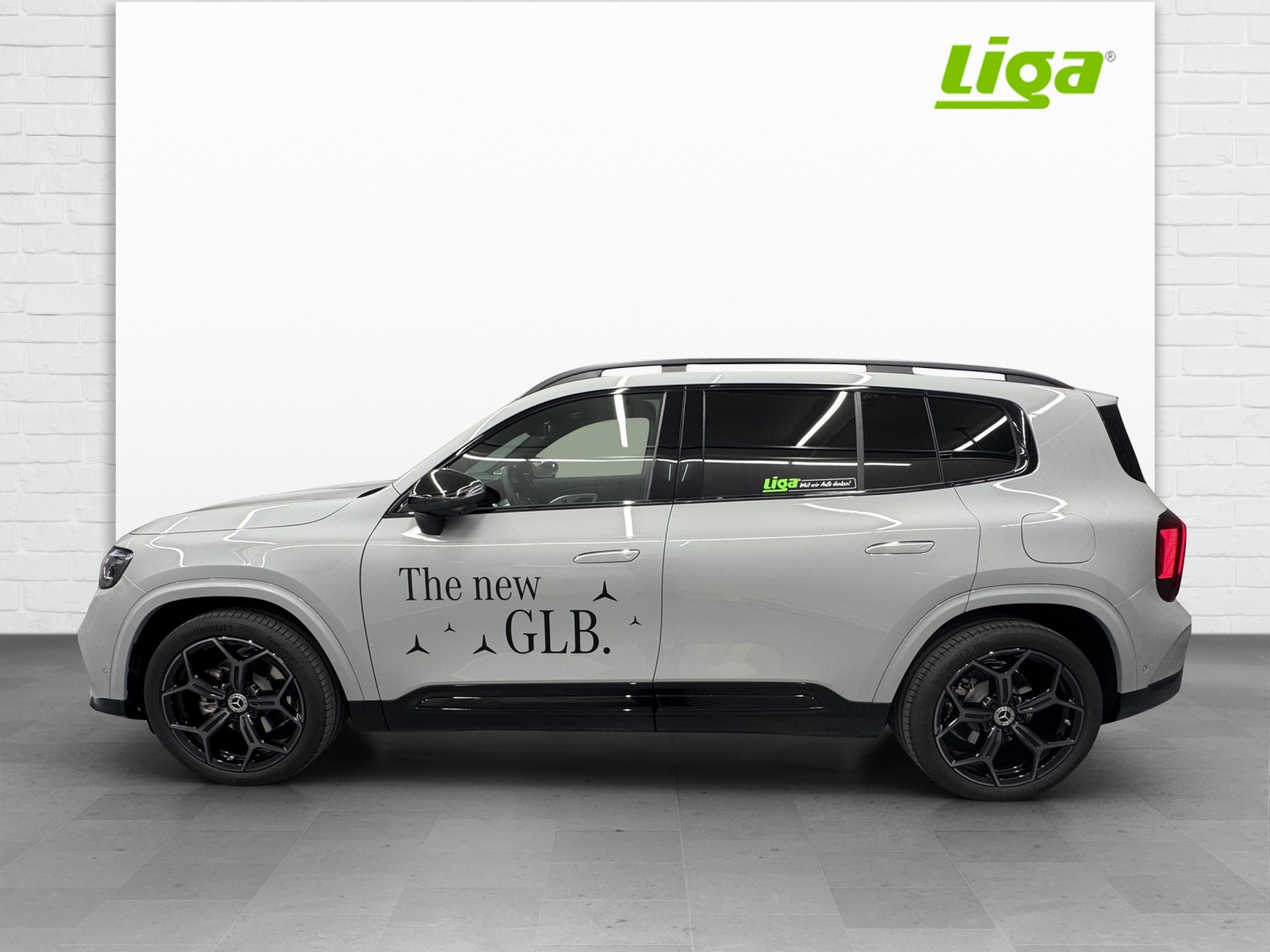 MERCEDES-BENZ GLB 220 4Matic-showroom-element-2