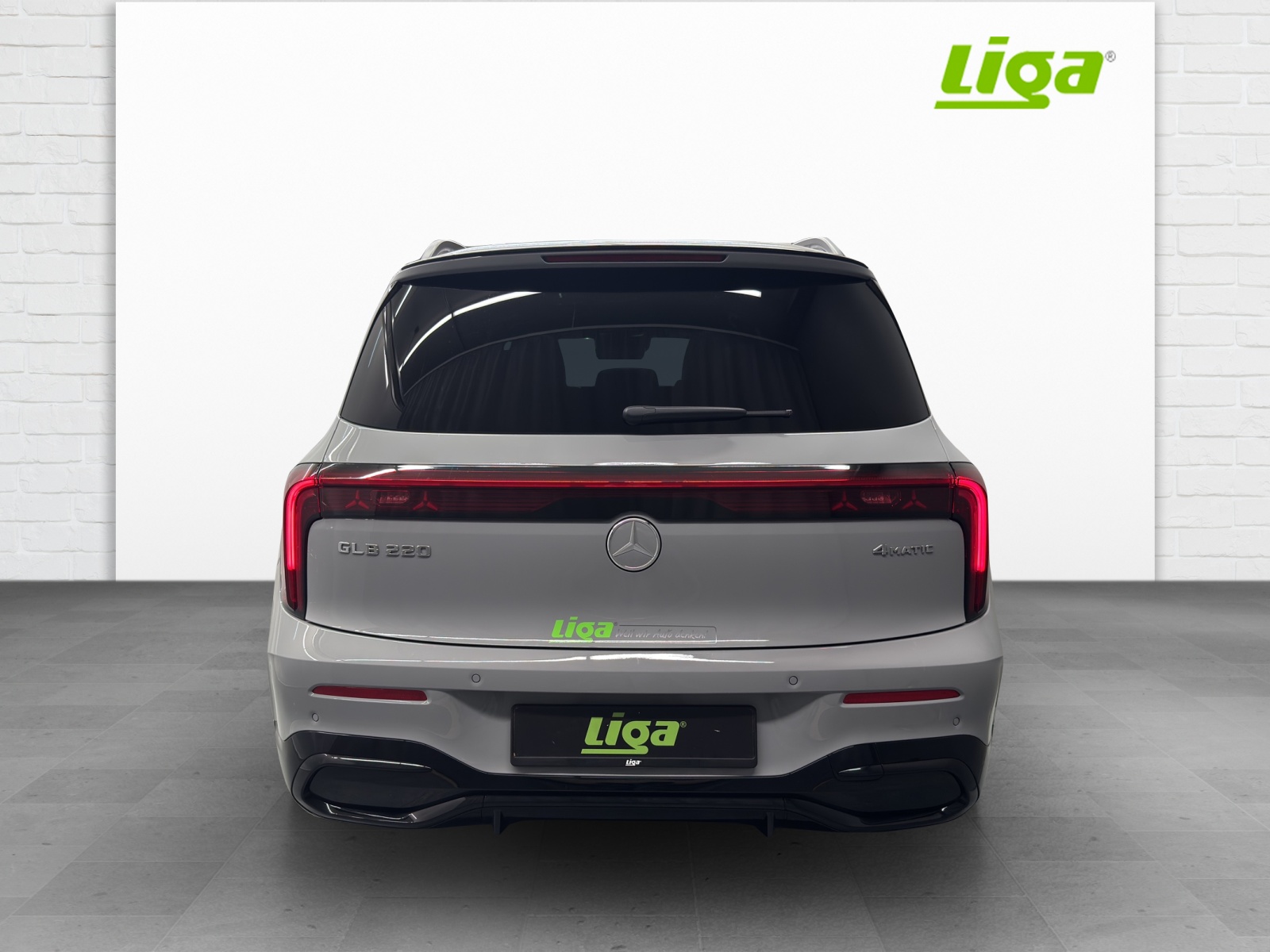 MERCEDES-BENZ GLB 220 4Matic-image-4