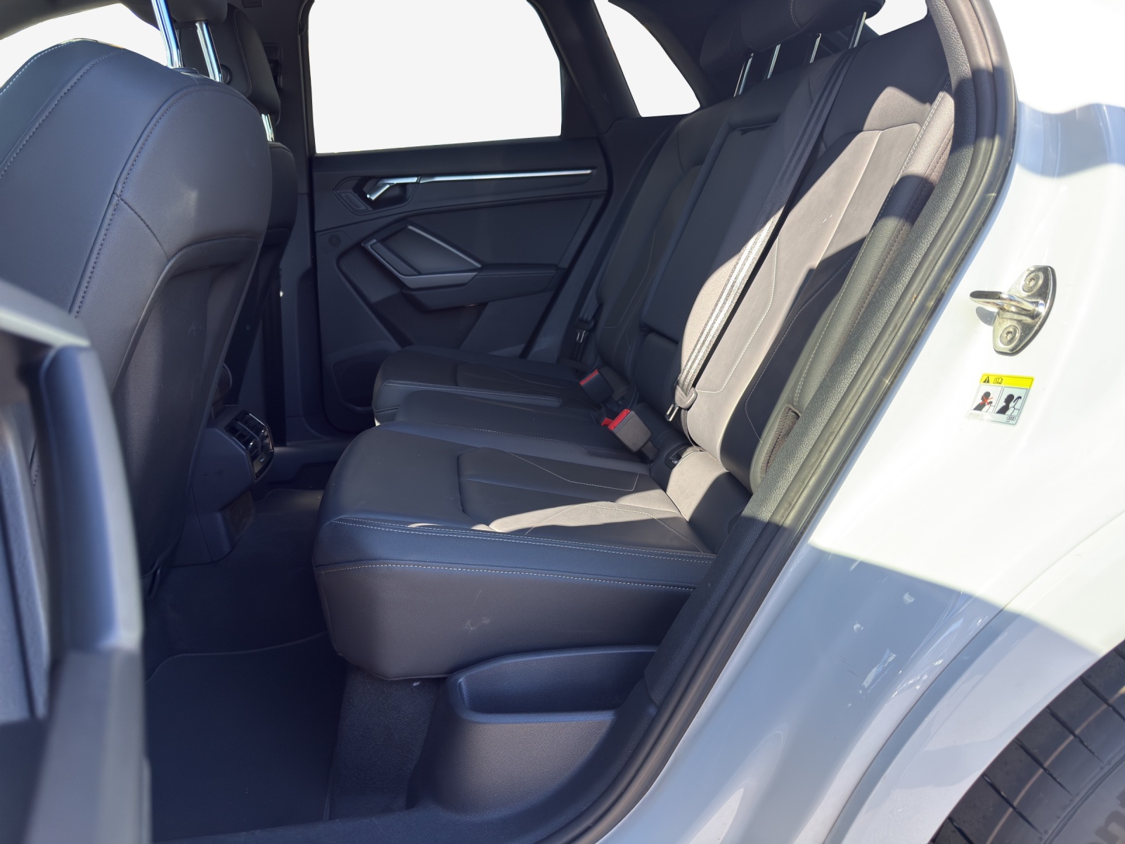 AUDI Q3 45 TFSI e S line Attraction S-tronic-image-12
