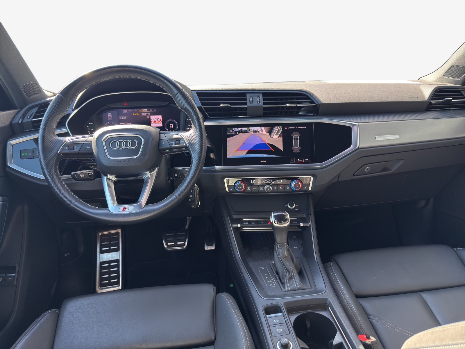 AUDI Q3 45 TFSI e S line Attraction S-tronic-image-9