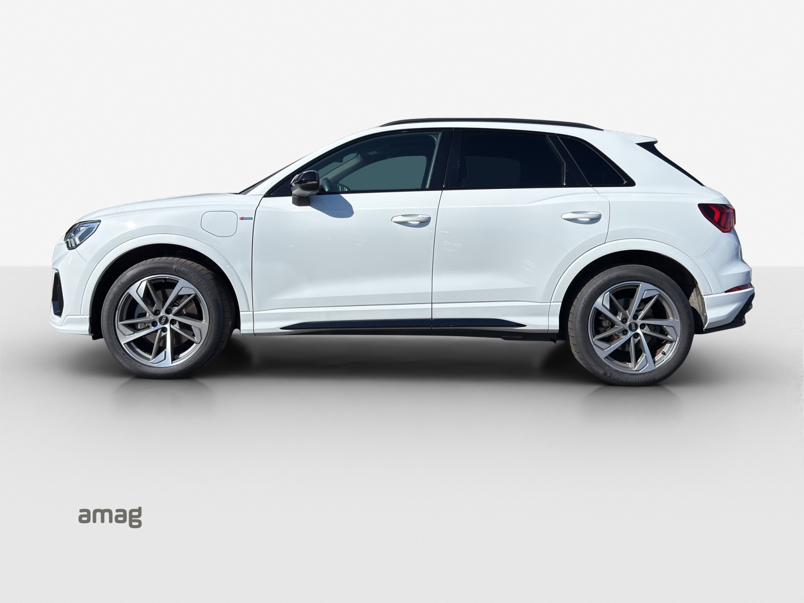 AUDI Q3 45 TFSI e S line Attraction S-tronic-image-1