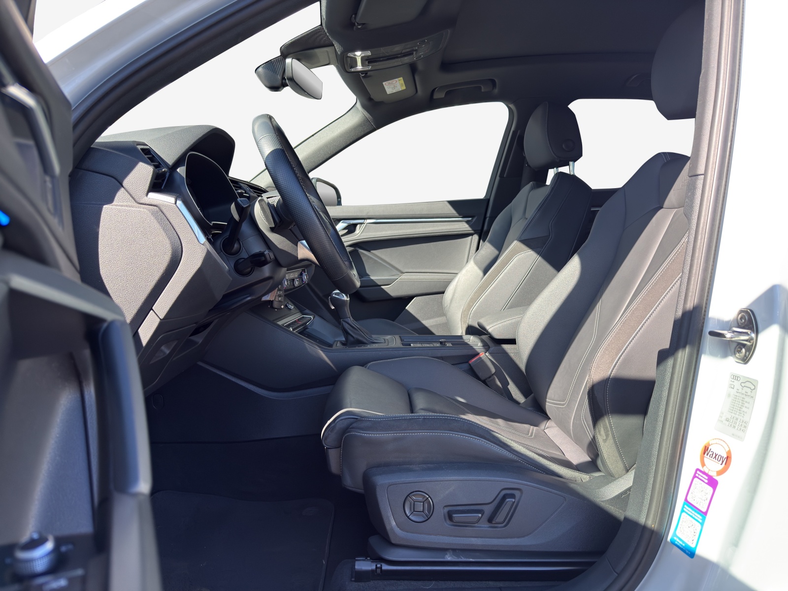 AUDI Q3 45 TFSI e S line Attraction S-tronic-image-8
