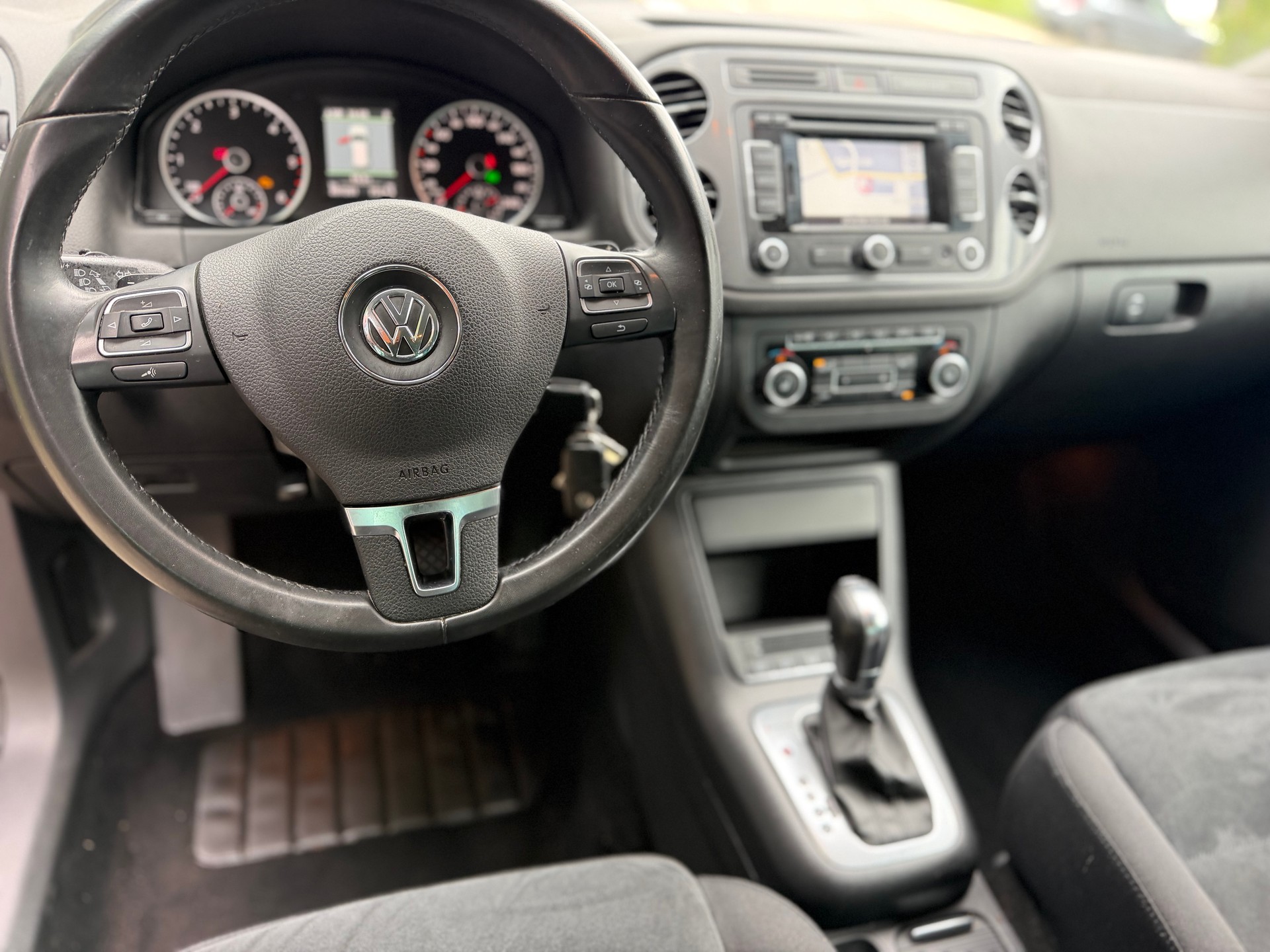 VW Tiguan 2.0 TDI BlueMotion Track&Style 4Motion-image-16
