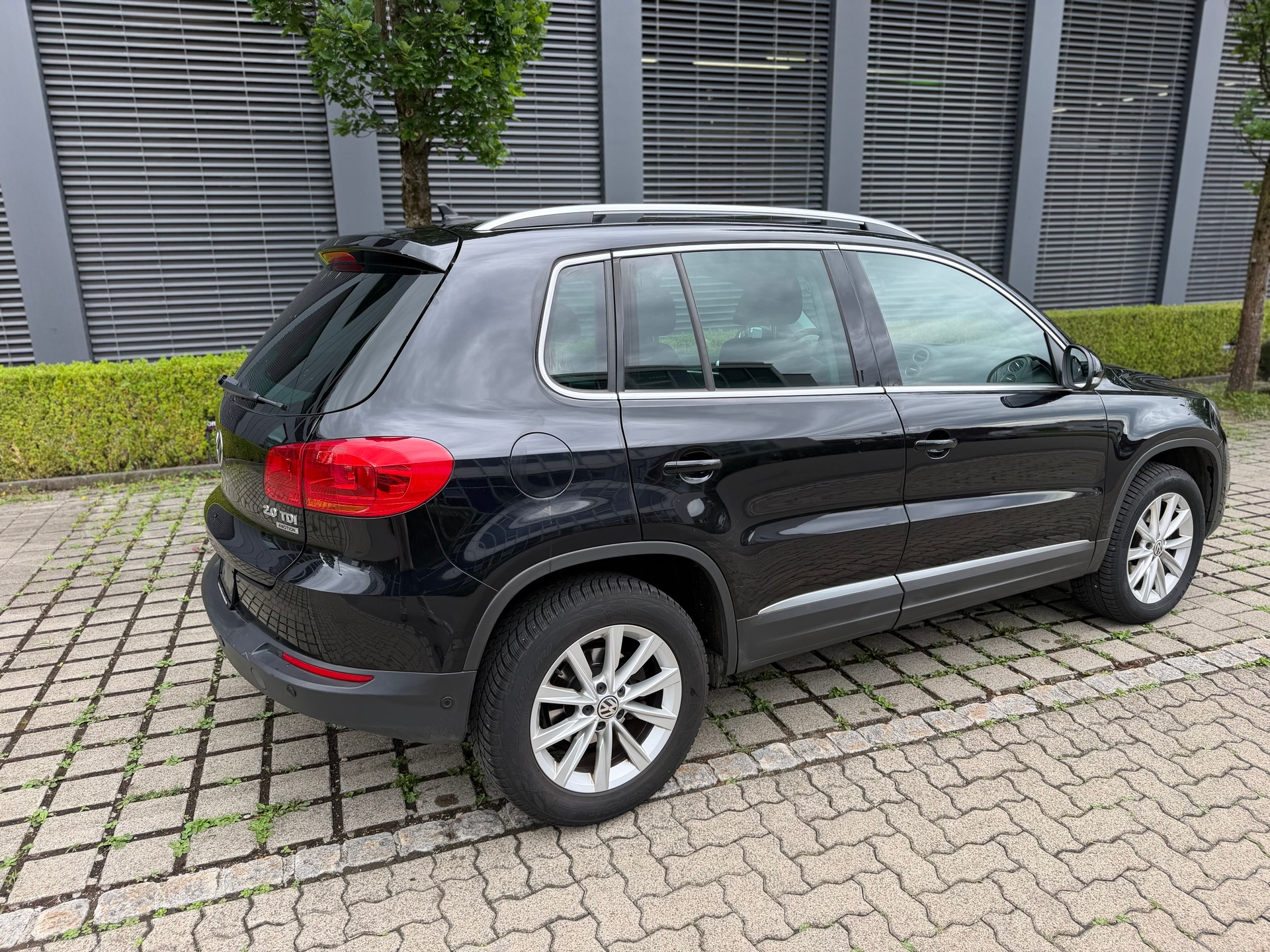 VW Tiguan 2.0 TDI BlueMotion Track&Style 4Motion-image-4