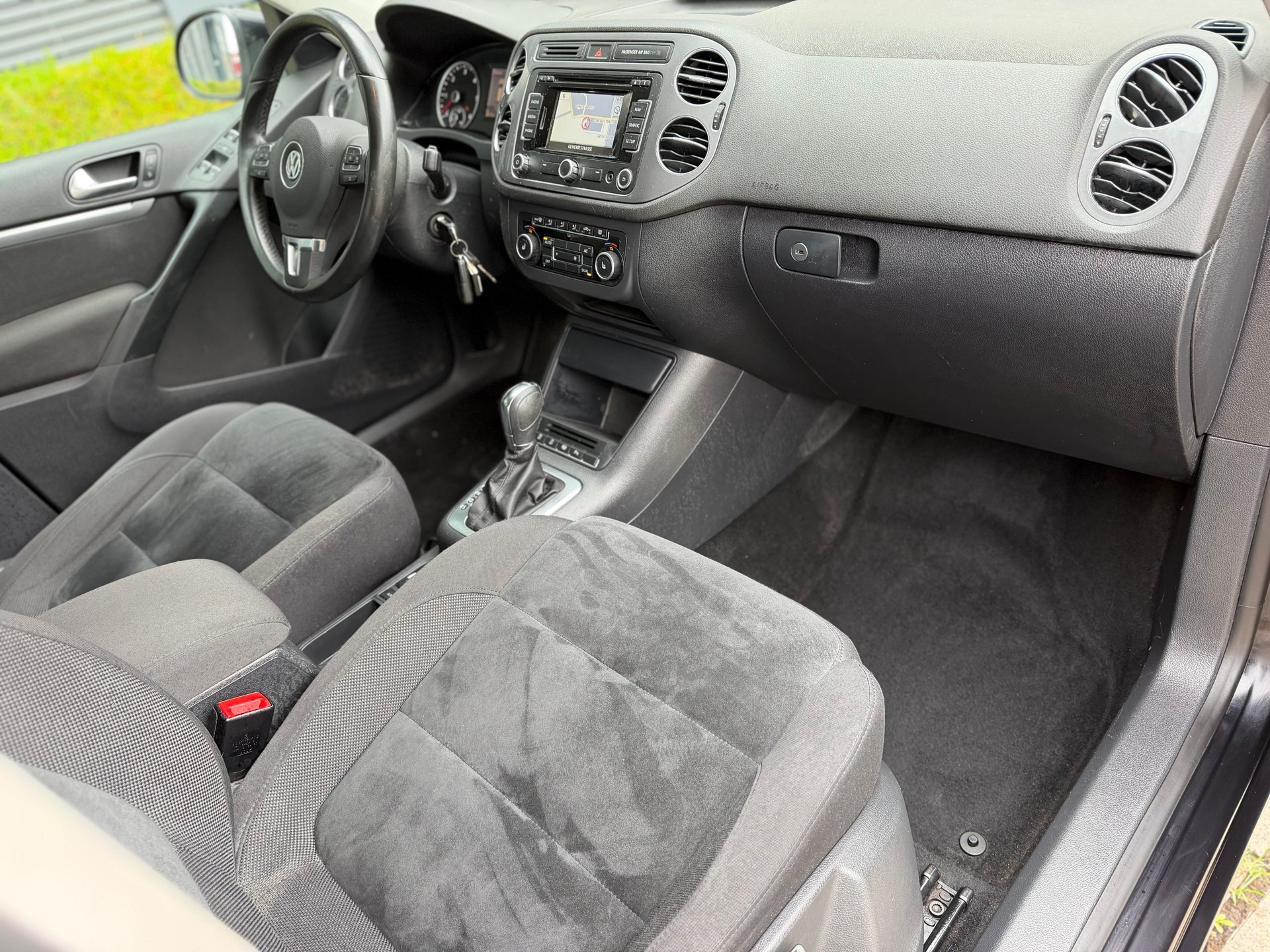 VW Tiguan 2.0 TDI BlueMotion Track&Style 4Motion-image-12
