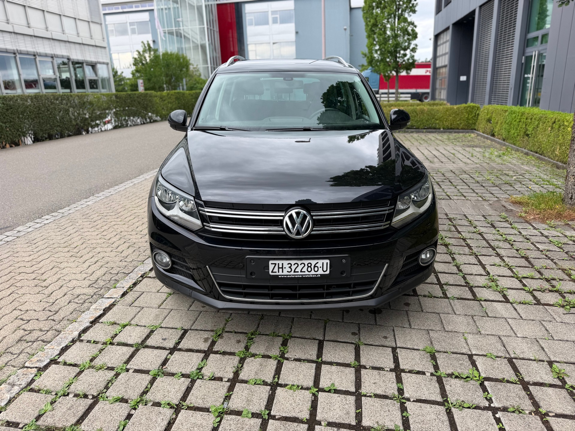 VW Tiguan 2.0 TDI BlueMotion Track&Style 4Motion-image-1