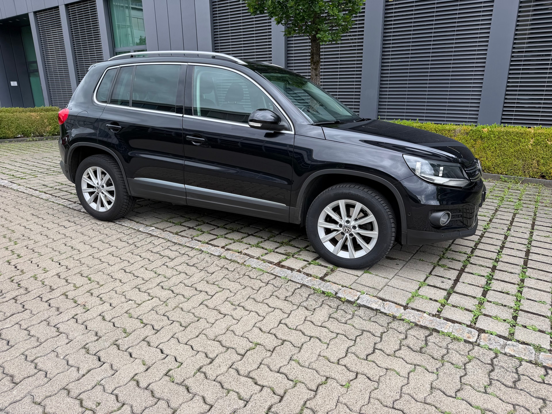 VW Tiguan 2.0 TDI BlueMotion Track&Style 4Motion-image-3