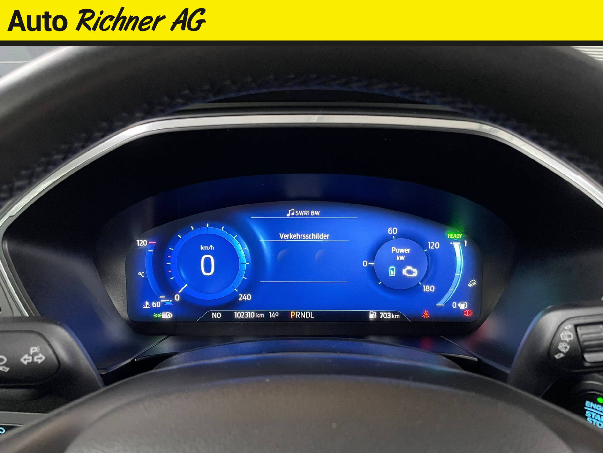 FORD Kuga 2.5 Hybrid Titanium X 4x4-image-8