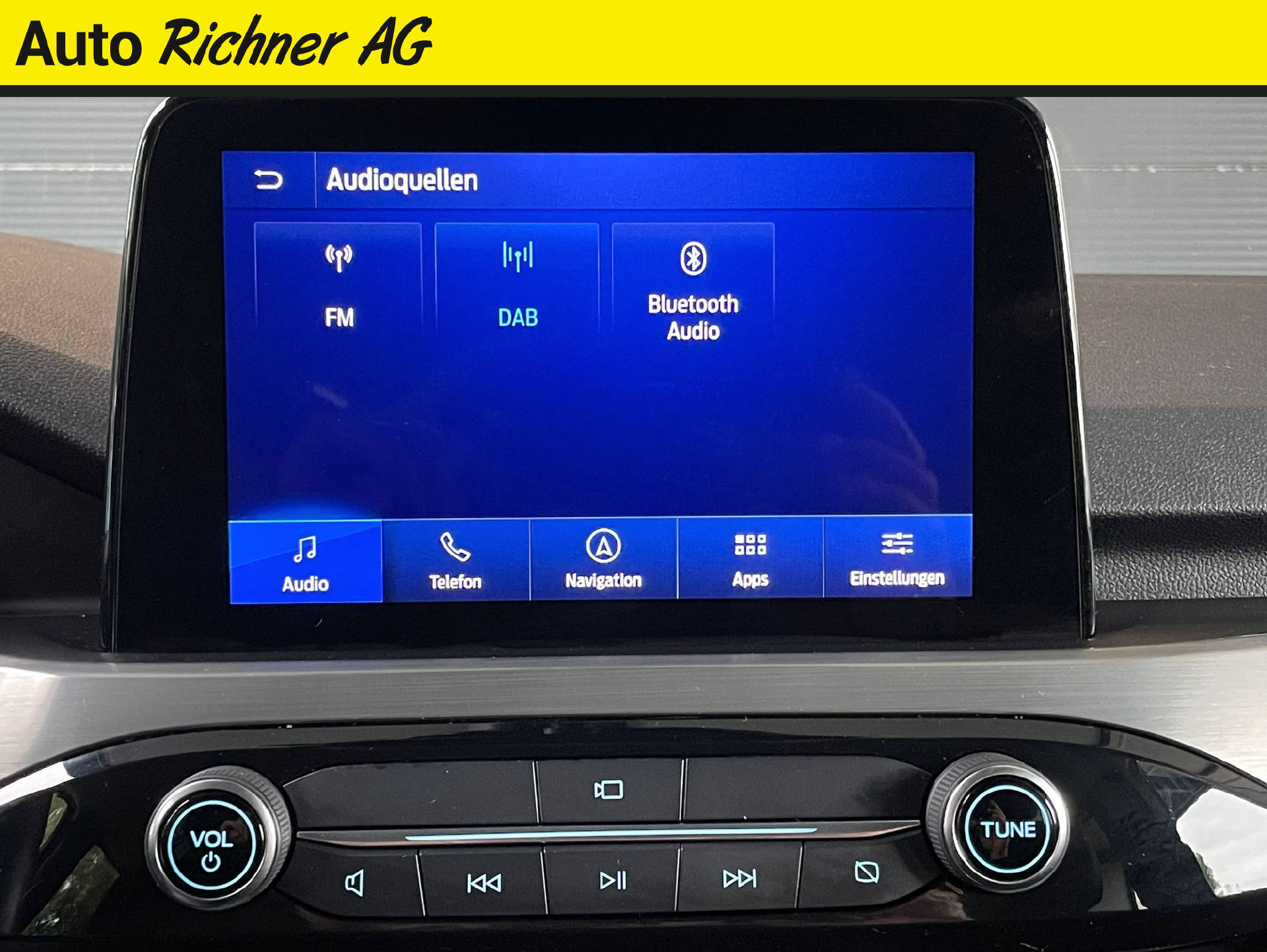 FORD Kuga 2.5 Hybrid Titanium X 4x4-image-14
