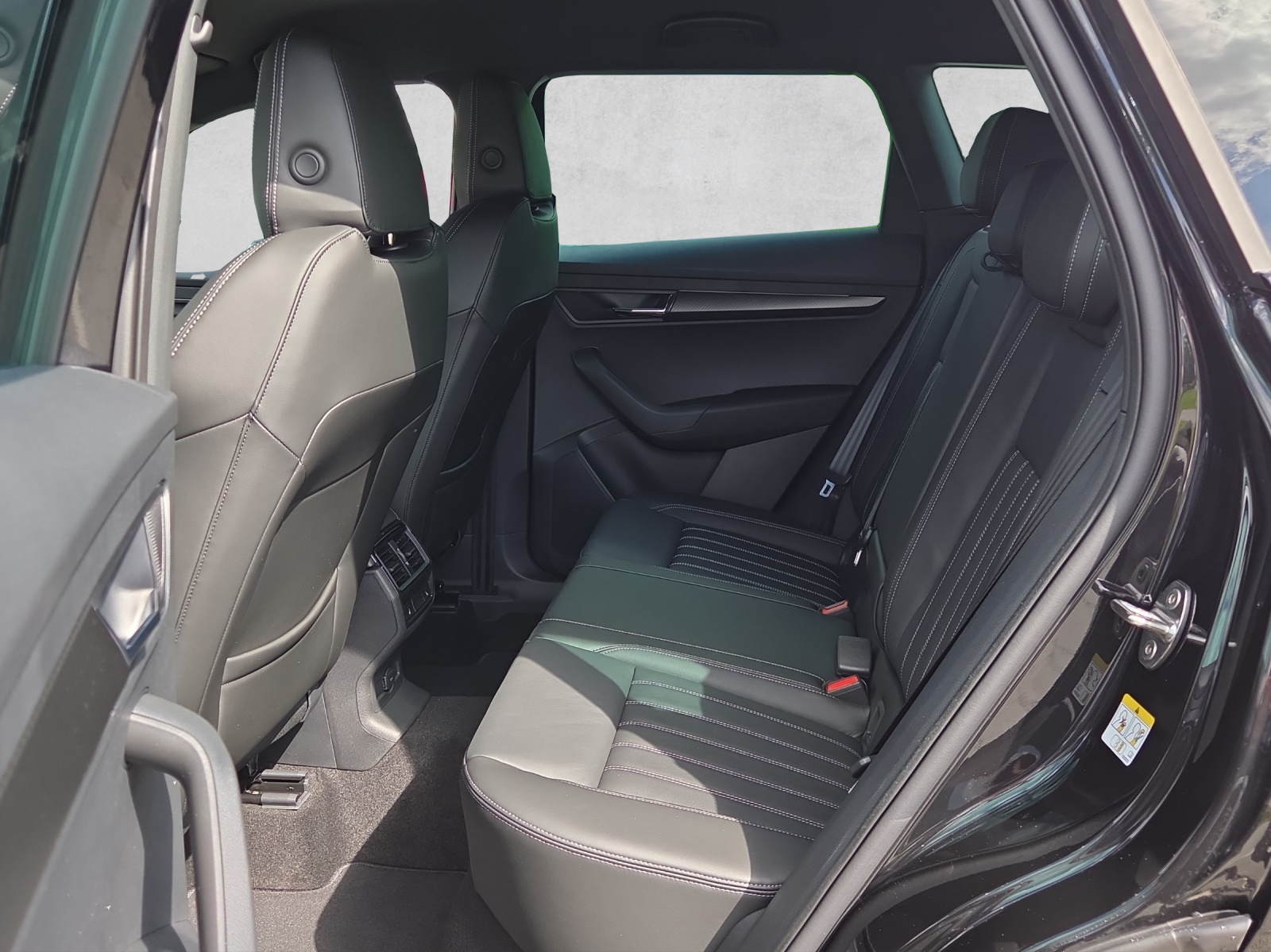 SKODA Karoq 2.0 TSI SportLine 4x4 DSG-image-9
