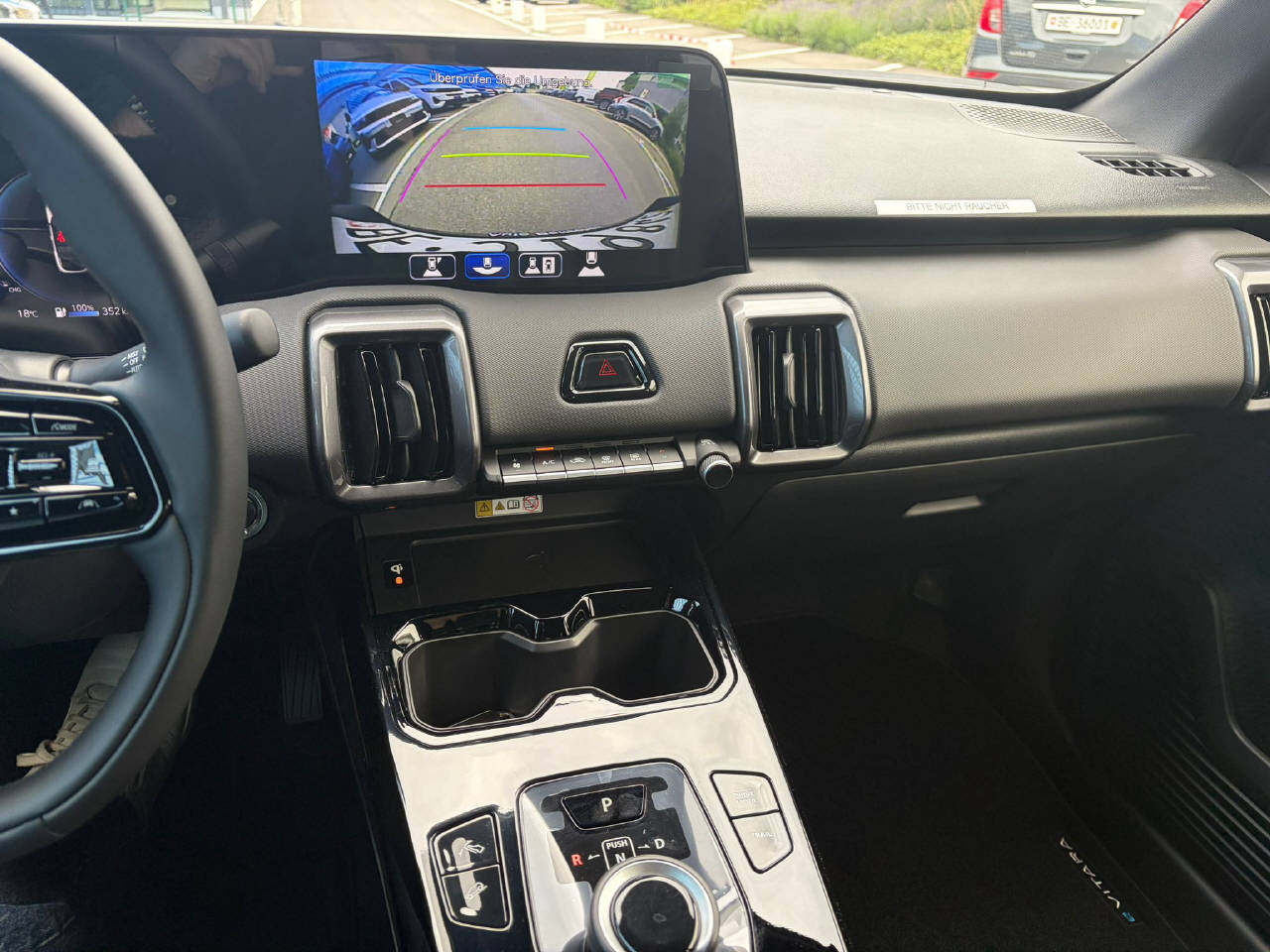 SUZUKI e Vitara Sakura Top 4x4-image-9