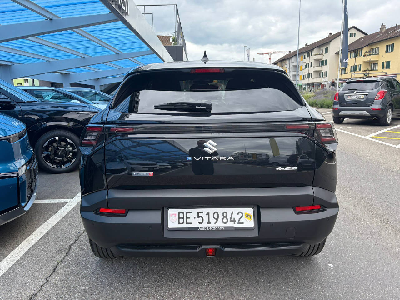 SUZUKI e Vitara Sakura Top 4x4-image-4
