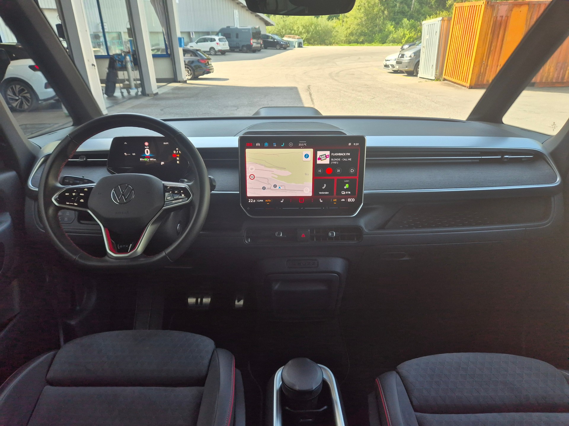 VW ID.Buzz LWB GTX 4 Motion-image-10