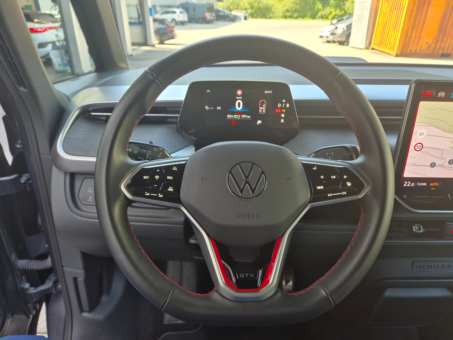 VW ID.Buzz LWB GTX 4 Motion-image-11