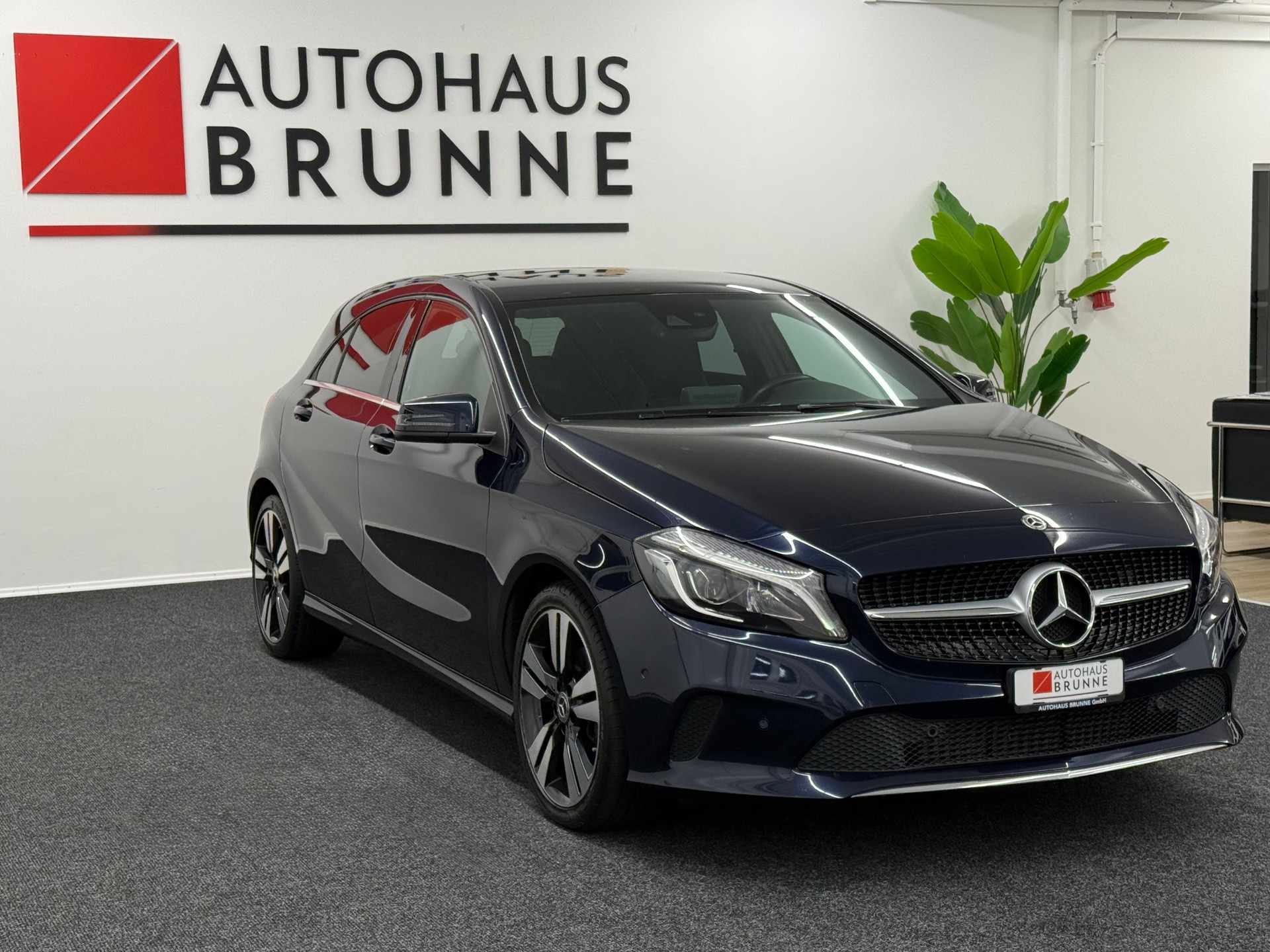MERCEDES-BENZ A 200 CDI AMG Line-image-2