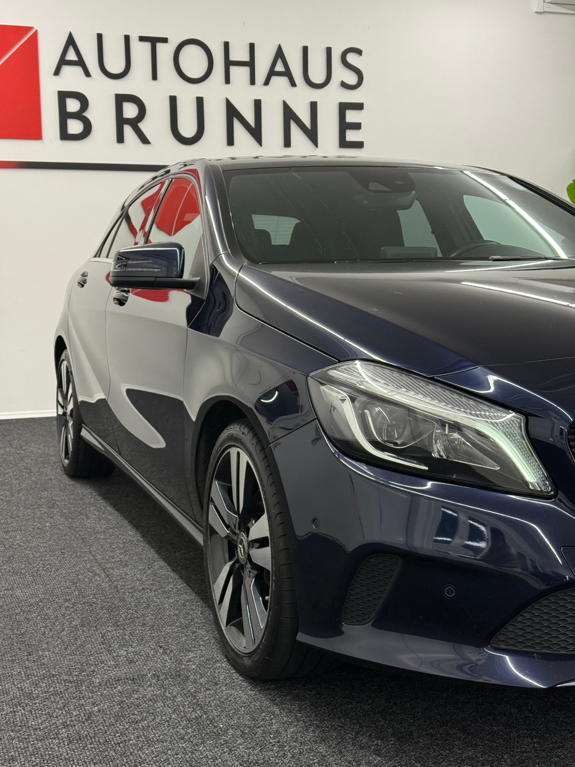MERCEDES-BENZ A 200 CDI AMG Line-image-9