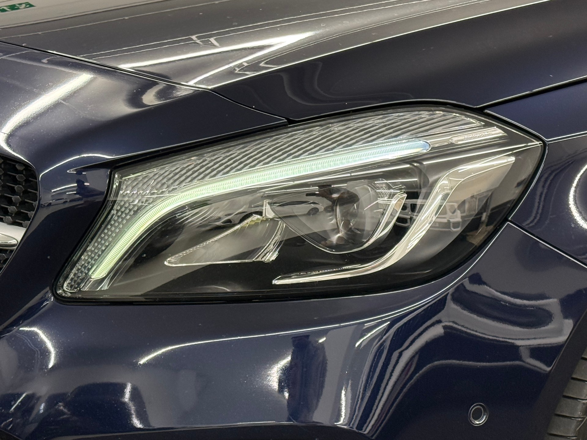 MERCEDES-BENZ A 200 CDI AMG Line-image-12