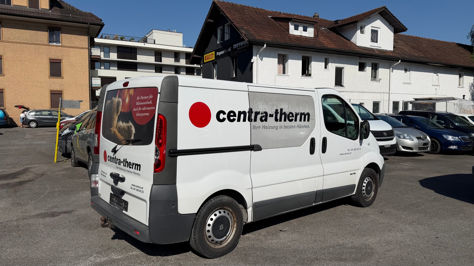 RENAULT Trafic 2.0 dCi 115 2.9t L1H1-image-2