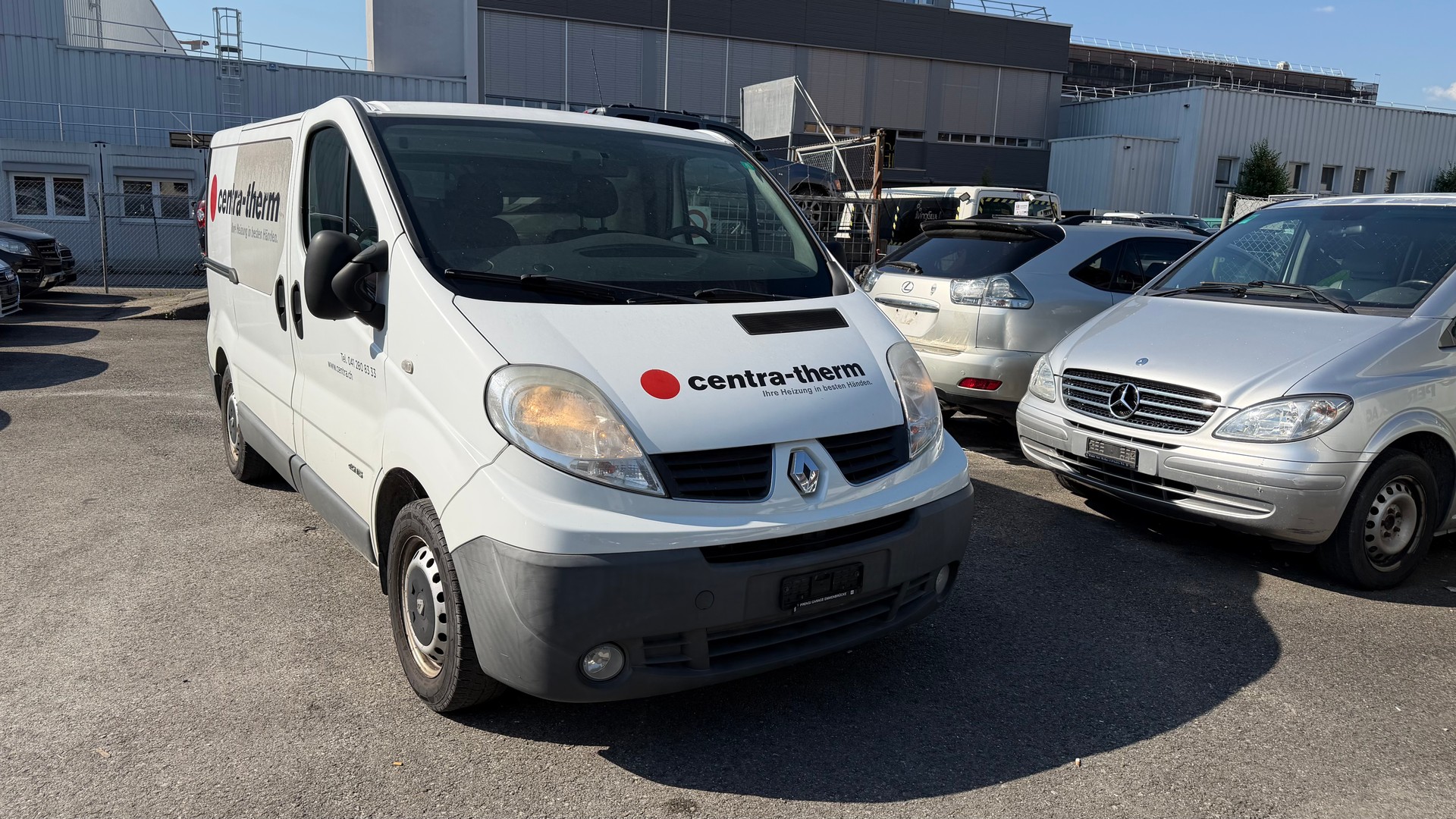 RENAULT Trafic 2.0 dCi 115 2.9t L1H1-image-1
