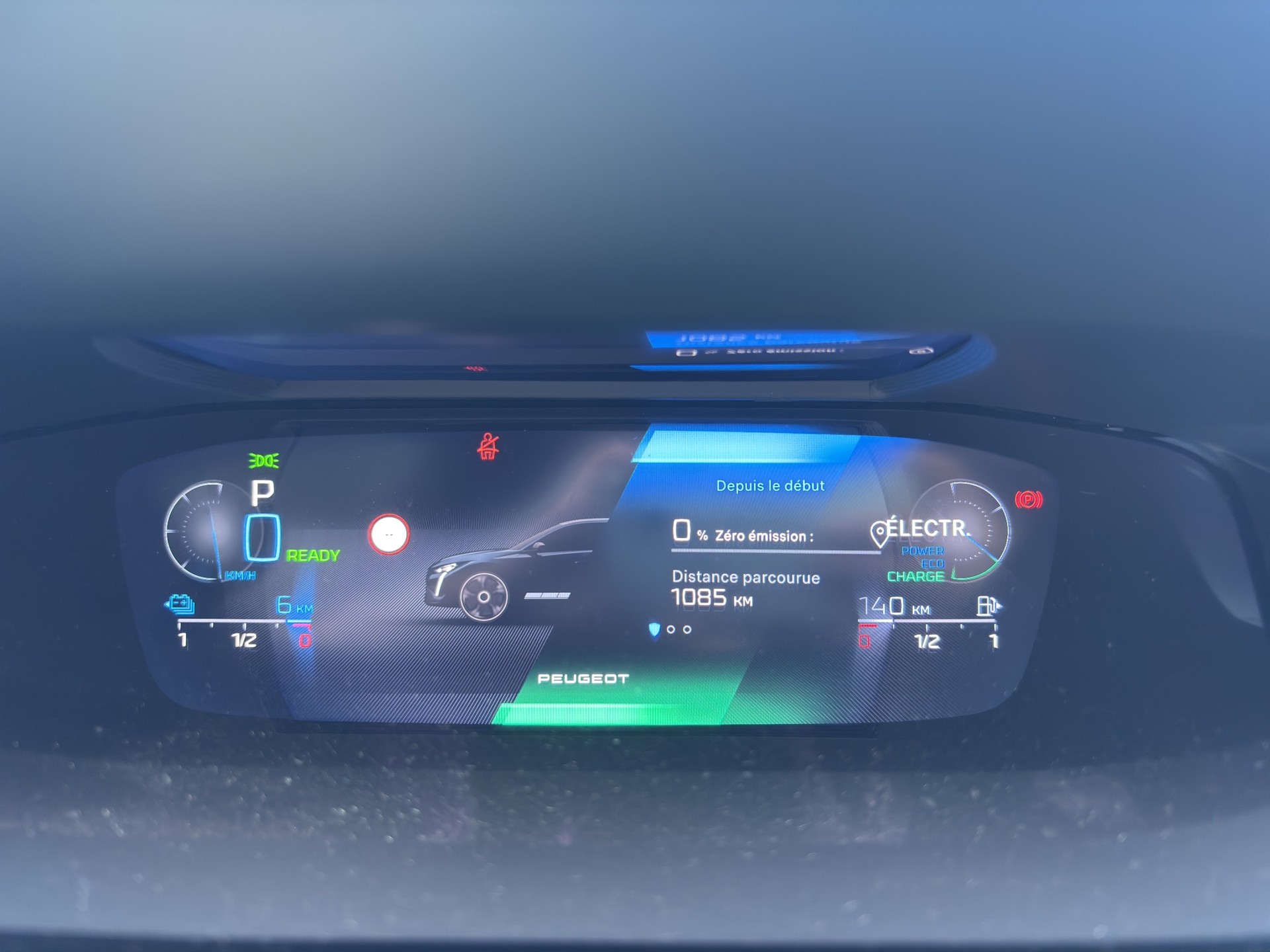 PEUGEOT 408 1.6 PHEV 180 GT-image-9
