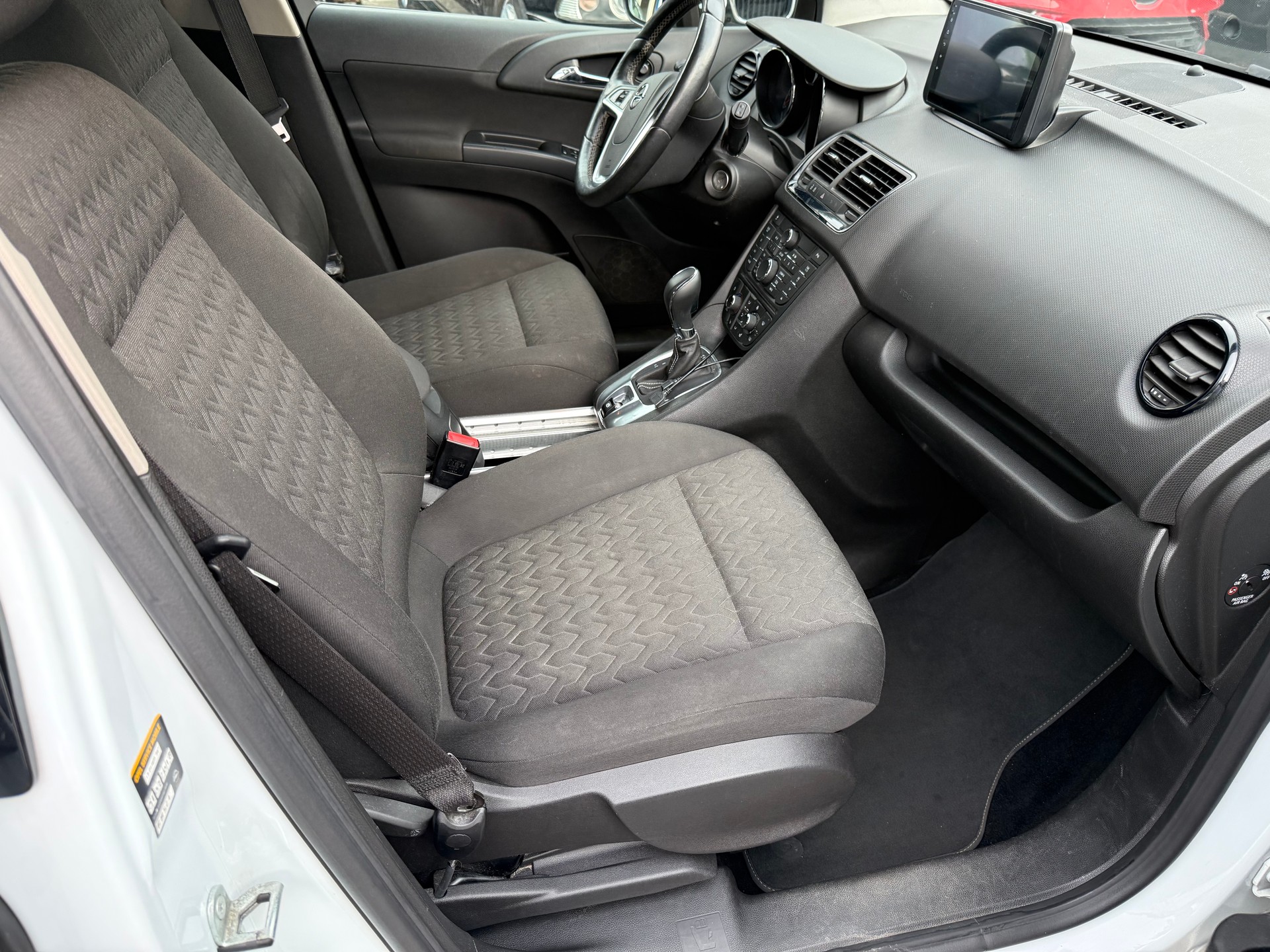 OPEL Meriva 1.4 Turbo Active Edition Automatic-image-11