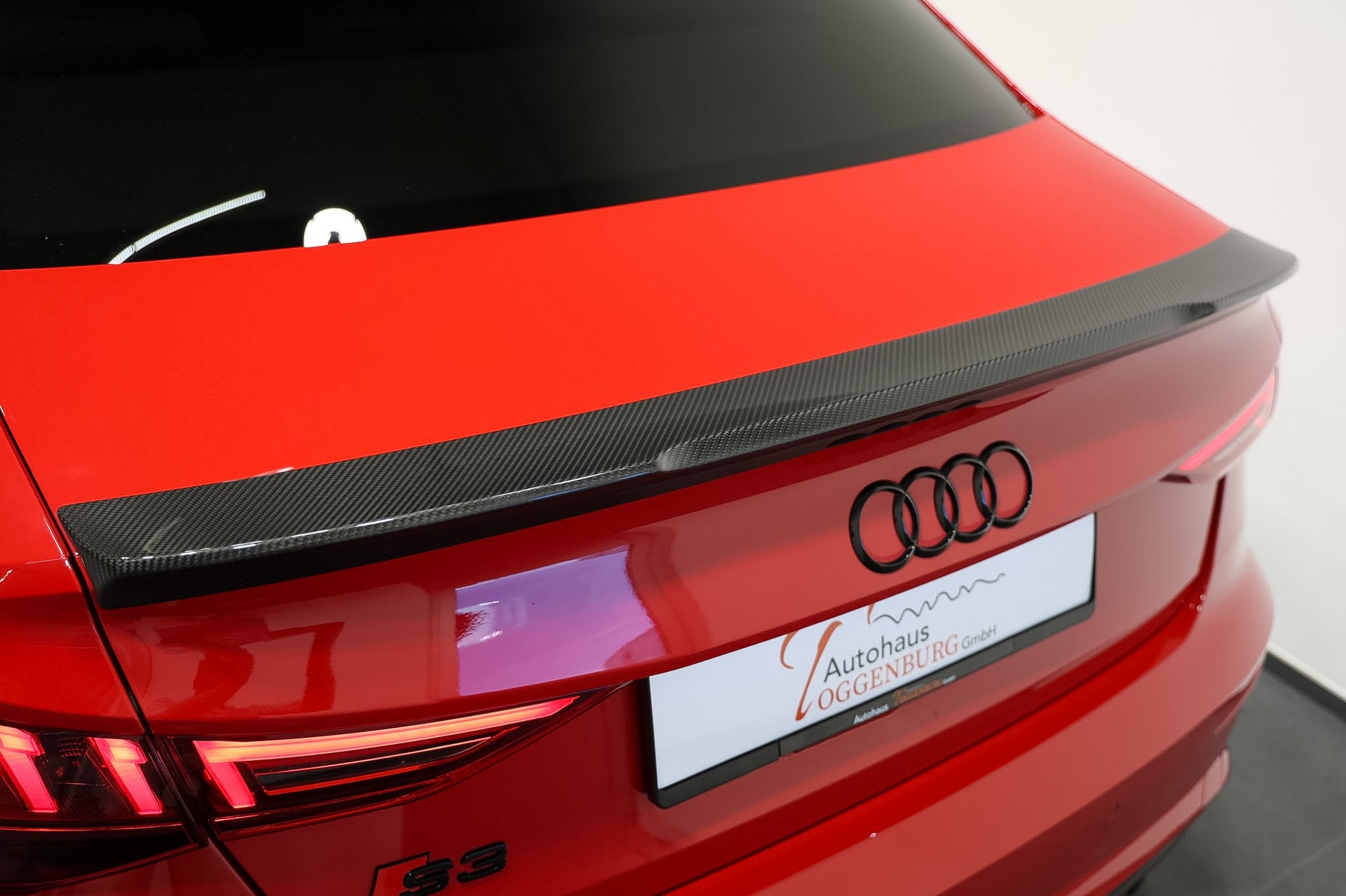 AUDI S3 Limousine 2.0 TFSI quattro S-tronic *Tangorot*Tieferlegung*-image-15