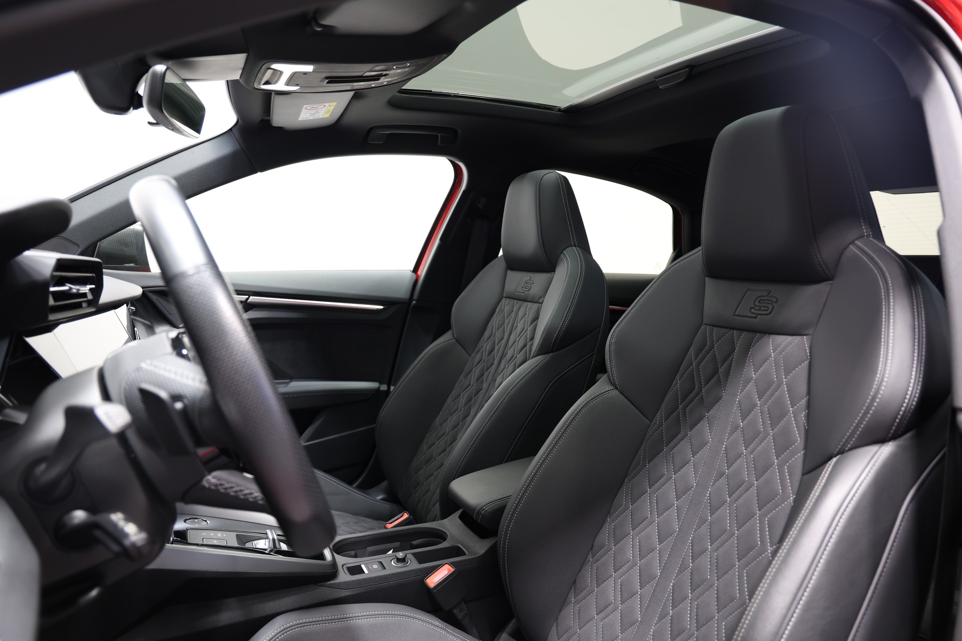 AUDI S3 Limousine 2.0 TFSI quattro S-tronic *Tangorot*Tieferlegung*-image-17