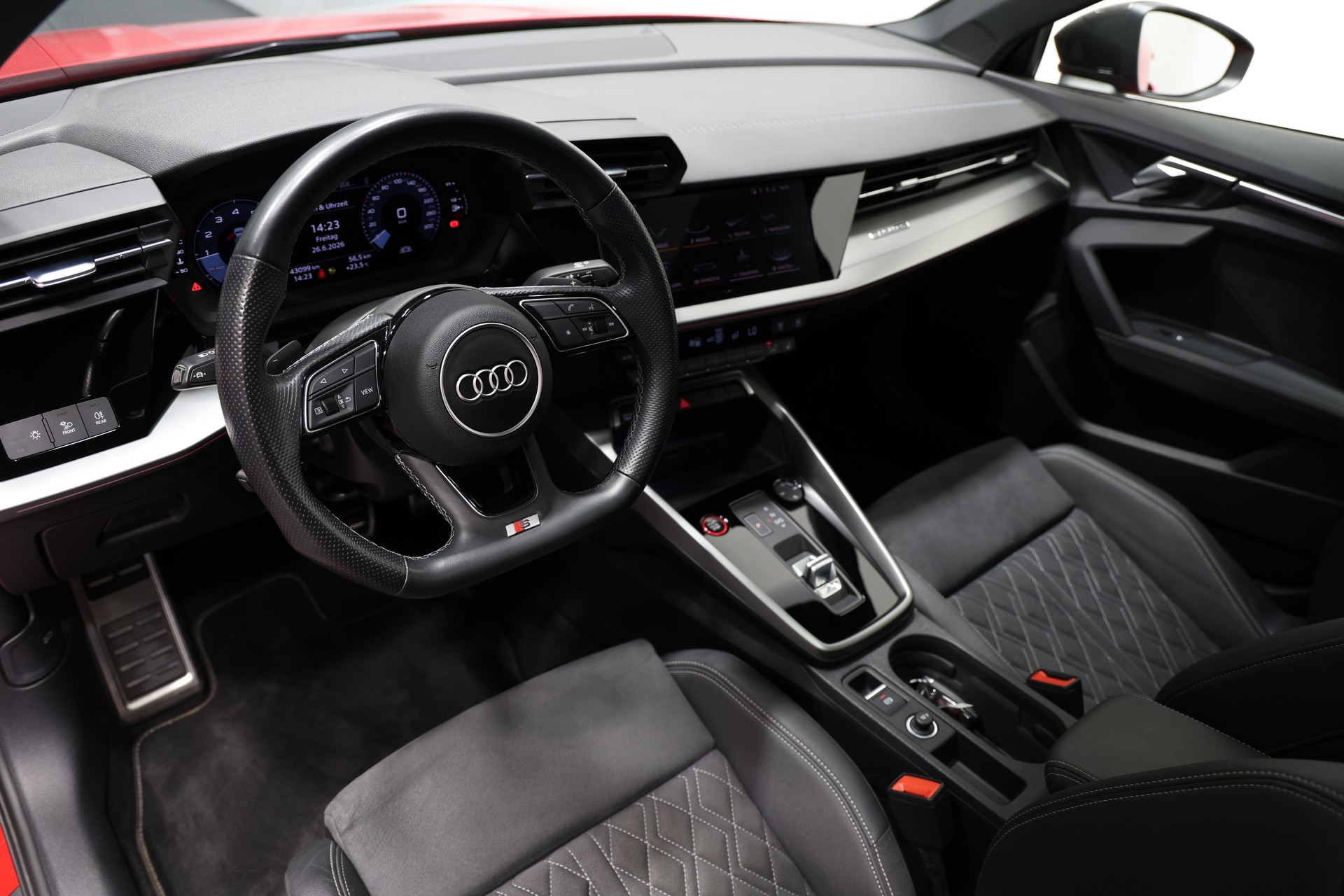 AUDI S3 Limousine 2.0 TFSI quattro S-tronic *Tangorot*Tieferlegung*-image-16