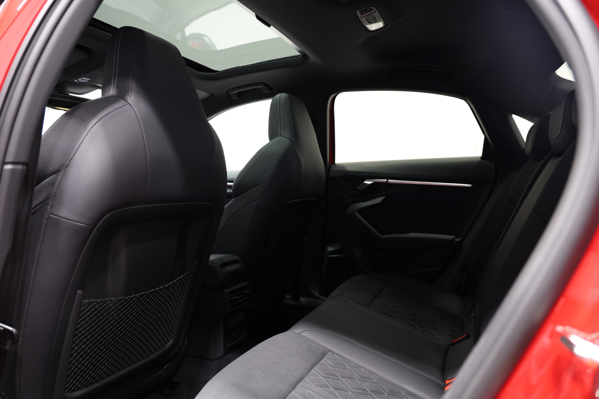 AUDI S3 Limousine 2.0 TFSI quattro S-tronic *Tangorot*Tieferlegung*-image-18