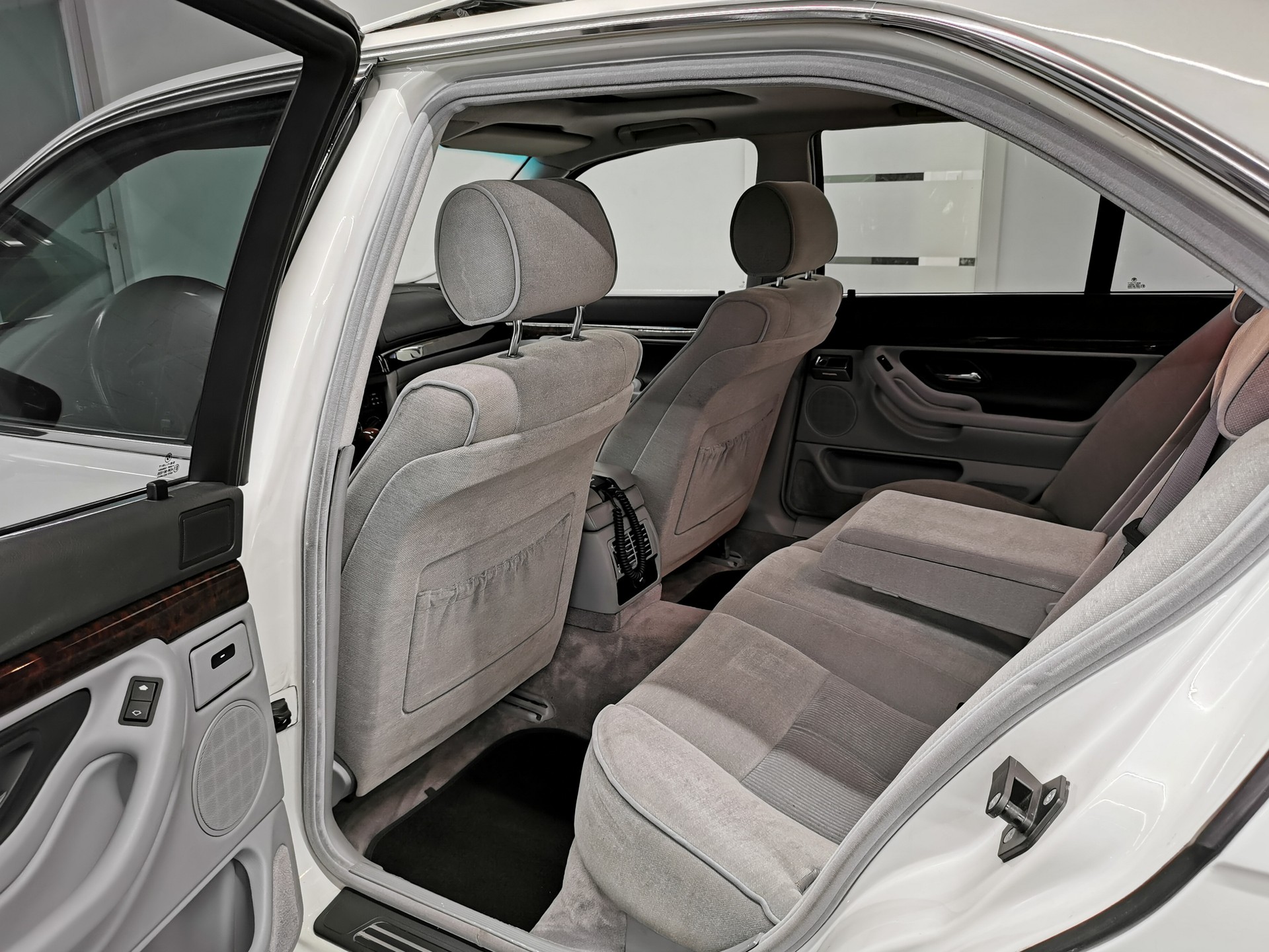 BMW 728i Alpina B12 look Veteran-image-12