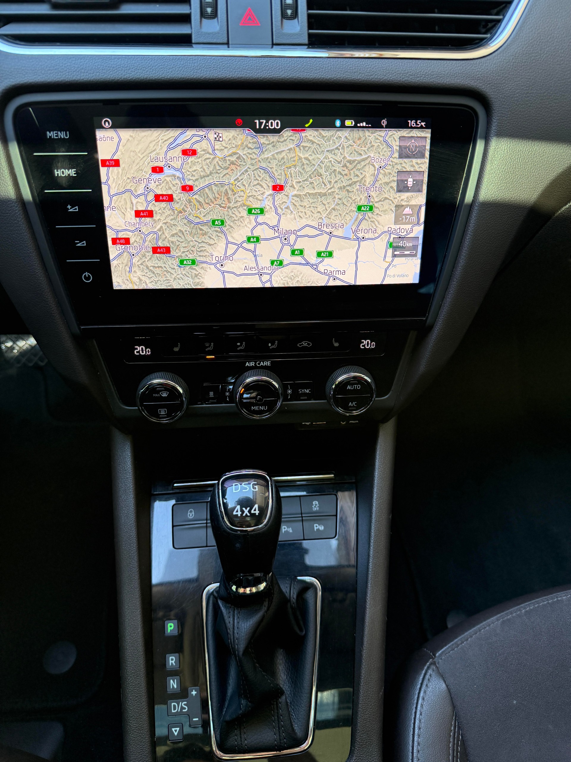 SKODA Octavia Combi 2.0 TDI L&K 4x4 DSG-image-6