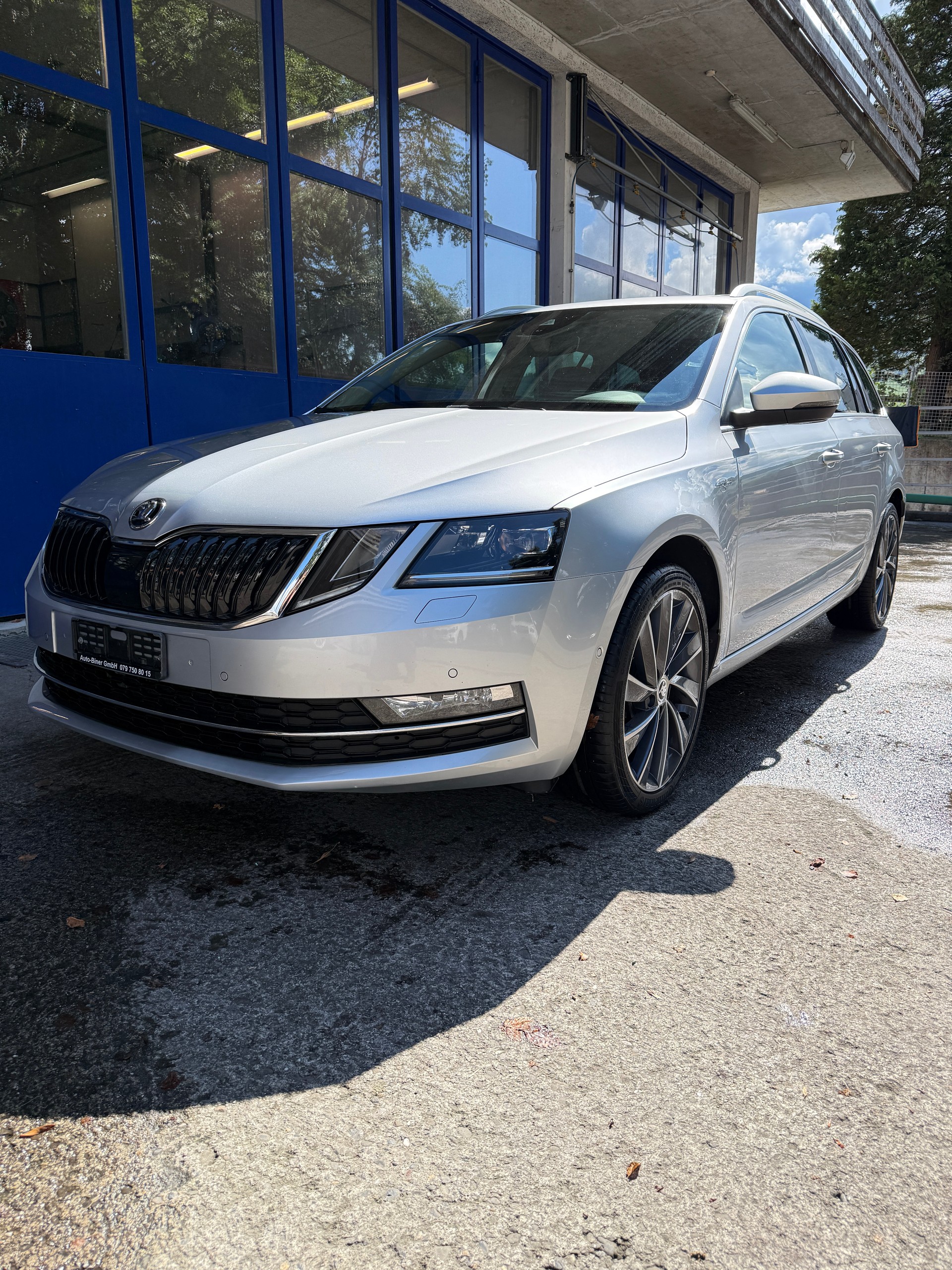 SKODA Octavia Combi 2.0 TDI L&K 4x4 DSG-image-0