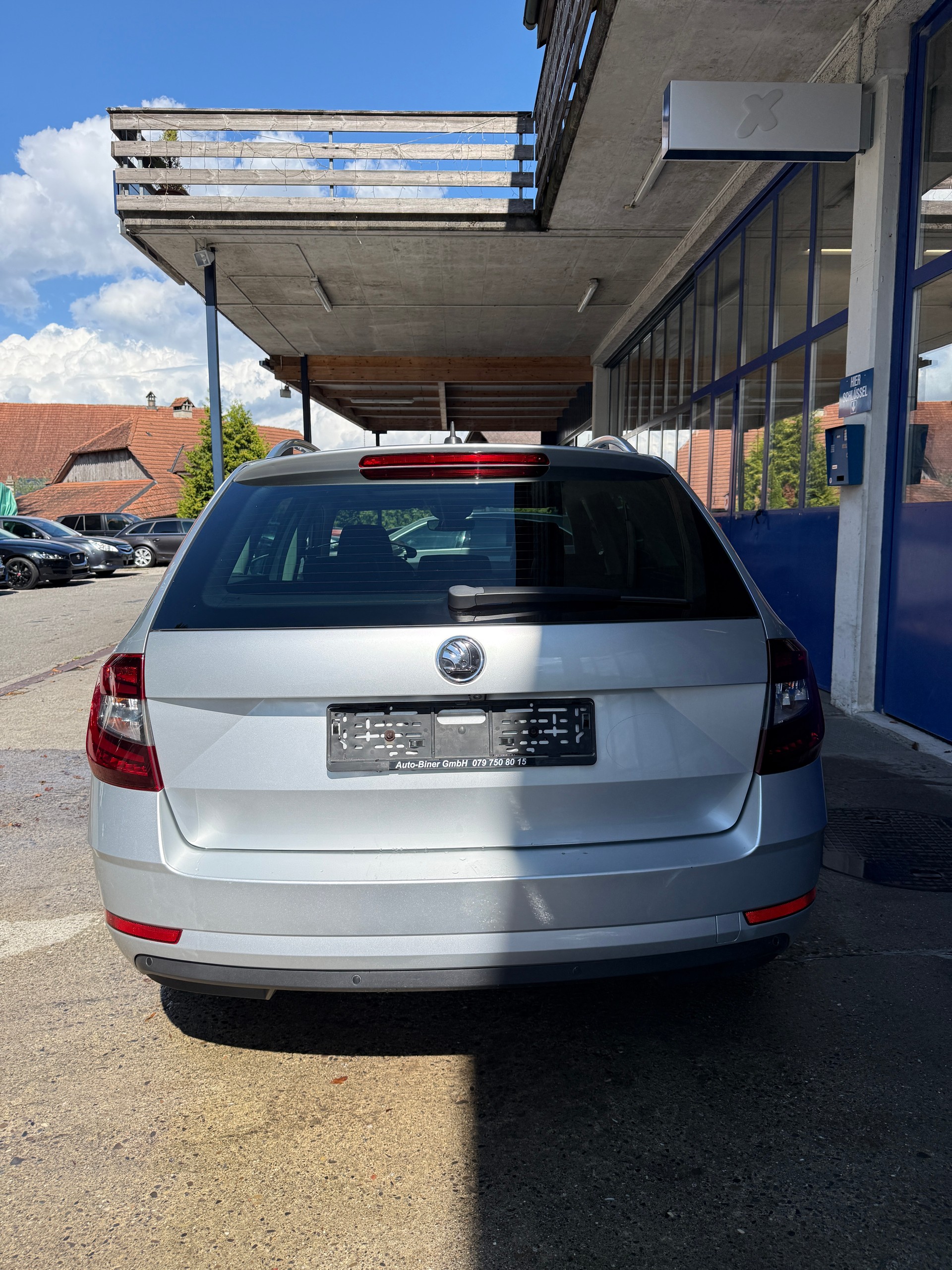 SKODA Octavia Combi 2.0 TDI L&K 4x4 DSG-image-3