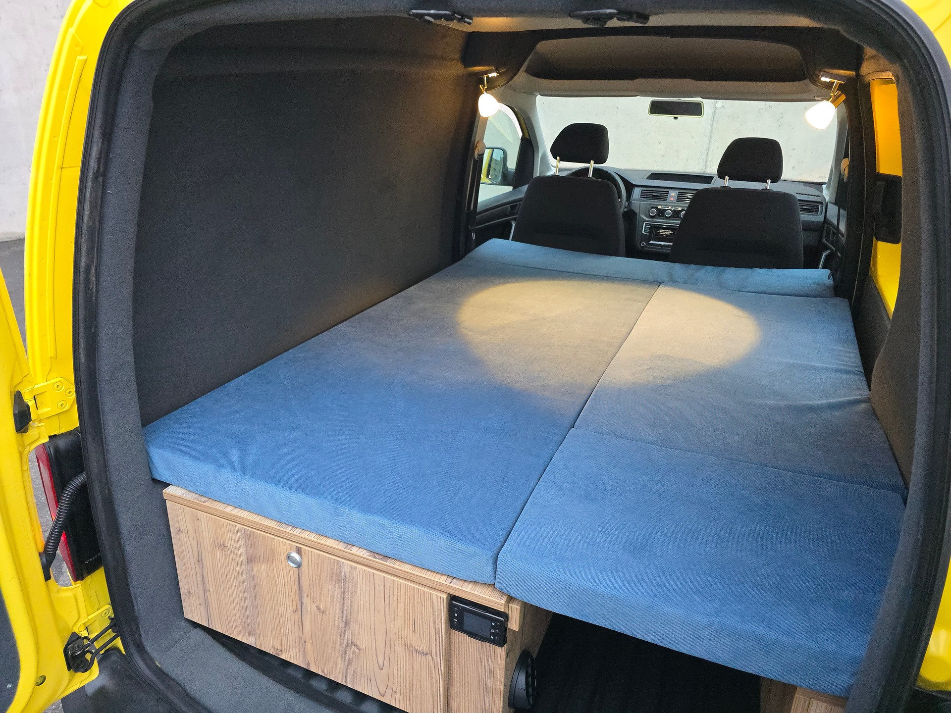 VW 2.0 TDI - Klima - Diesel- 102 PS - Tempomat-image-15