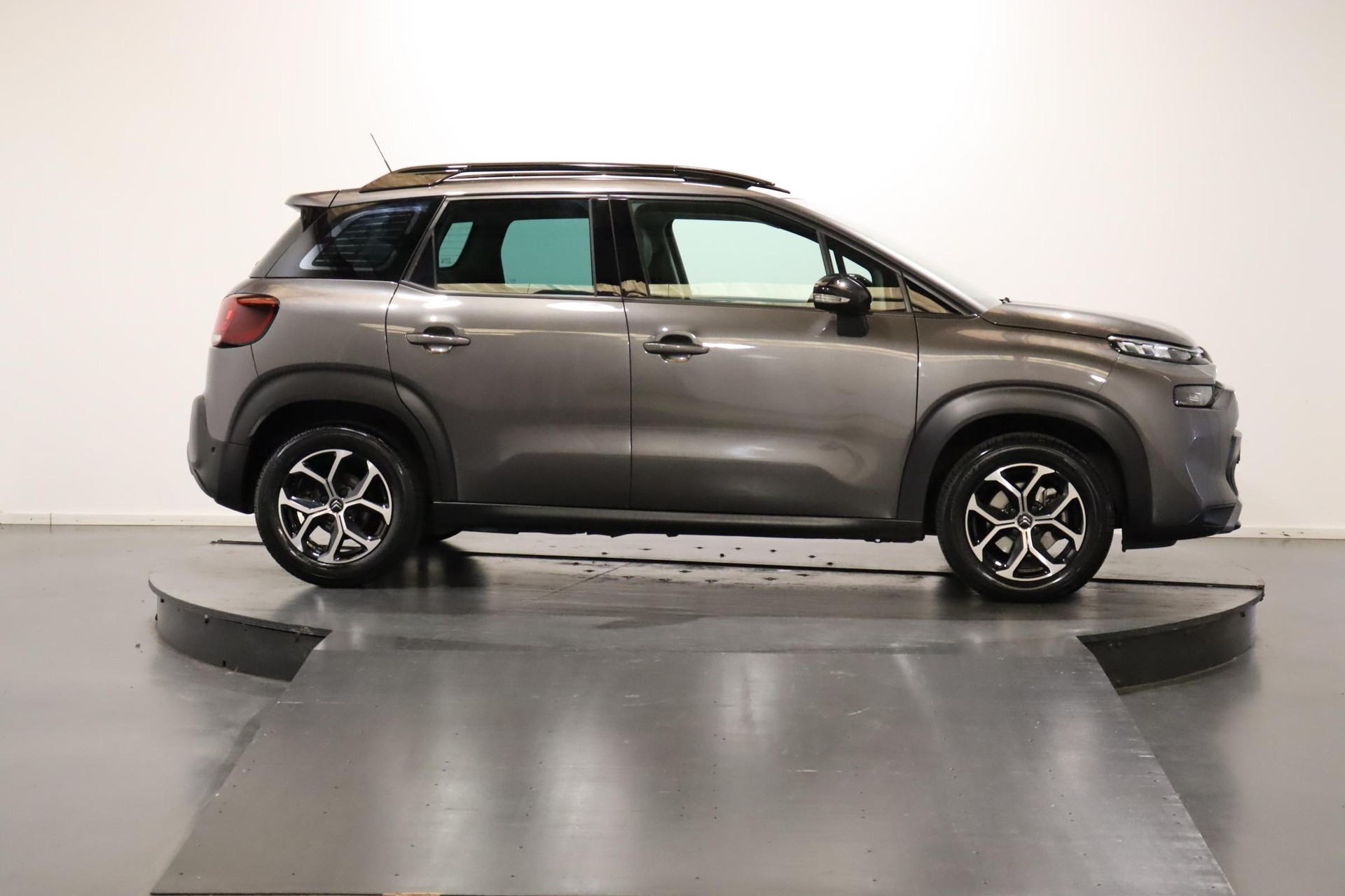 CITROEN C3 Aircross 1.2 PureTech 130 Shine-image-1
